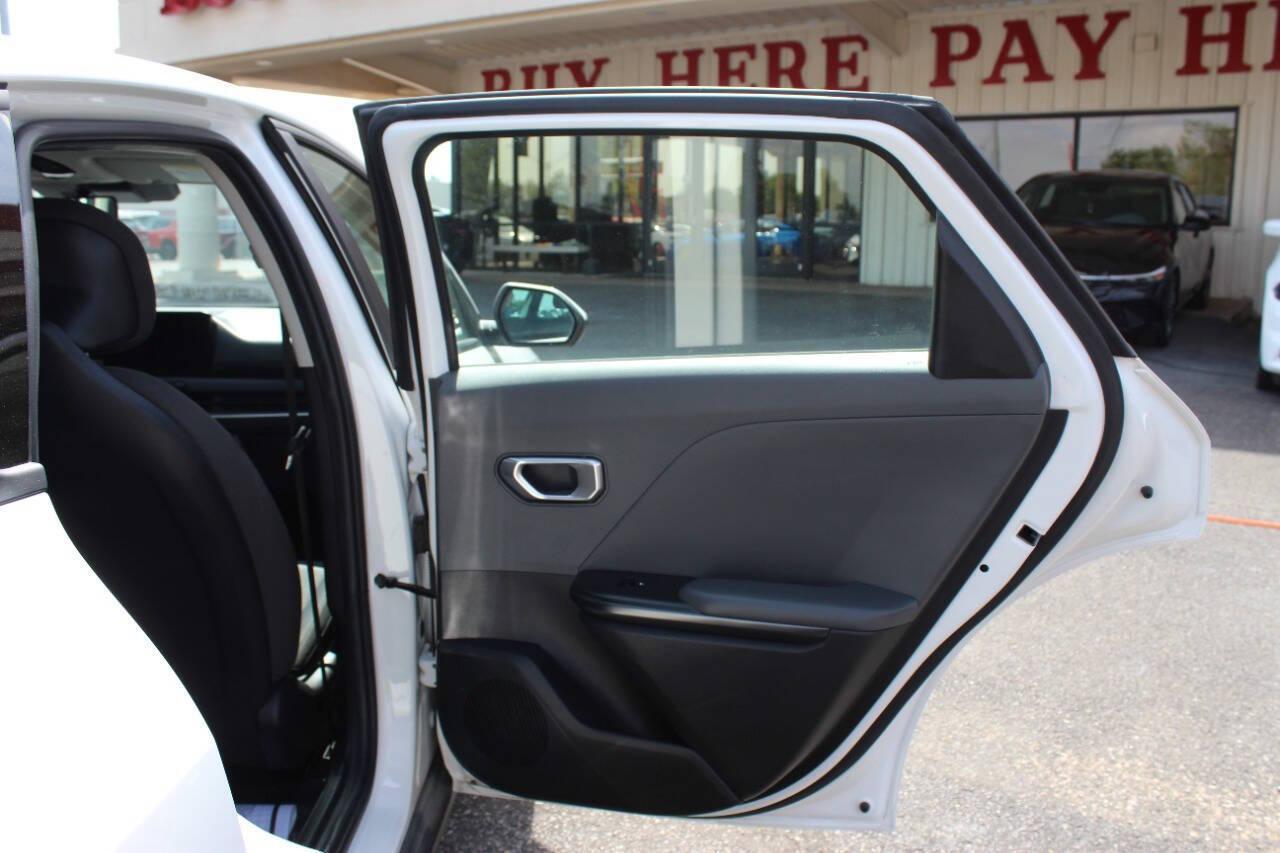 2025 White Kia K4 LX (3KPFT4DE5SE) with an 2.0L I4 147hp 132ft. lbs. SULEV 2.0L I4 engine, CVT transmission, located at 4301 NW 39th , Oklahoma City, OK, 73112, (405) 949-5600, 35.512135, -97.598671 - NO DRIVERS LICENCE -NO FULL COVERAGE INSURANCE - NO CREDIT CHECK. COME ON OVER TO SUPERSPORTS, TAKE A LOOK AND TEST DRIVE. PLEASE GIVE US A CALL AT (405) 949-5600. NO LICENCIA DE CONDUCIR - NO SEGURO DE COBERTURA TOTAL - NO VERIFICACION DE CREDITO. VISITENOS EN SUPERSPORTS, MIRE NUESTRO - Photo#10
