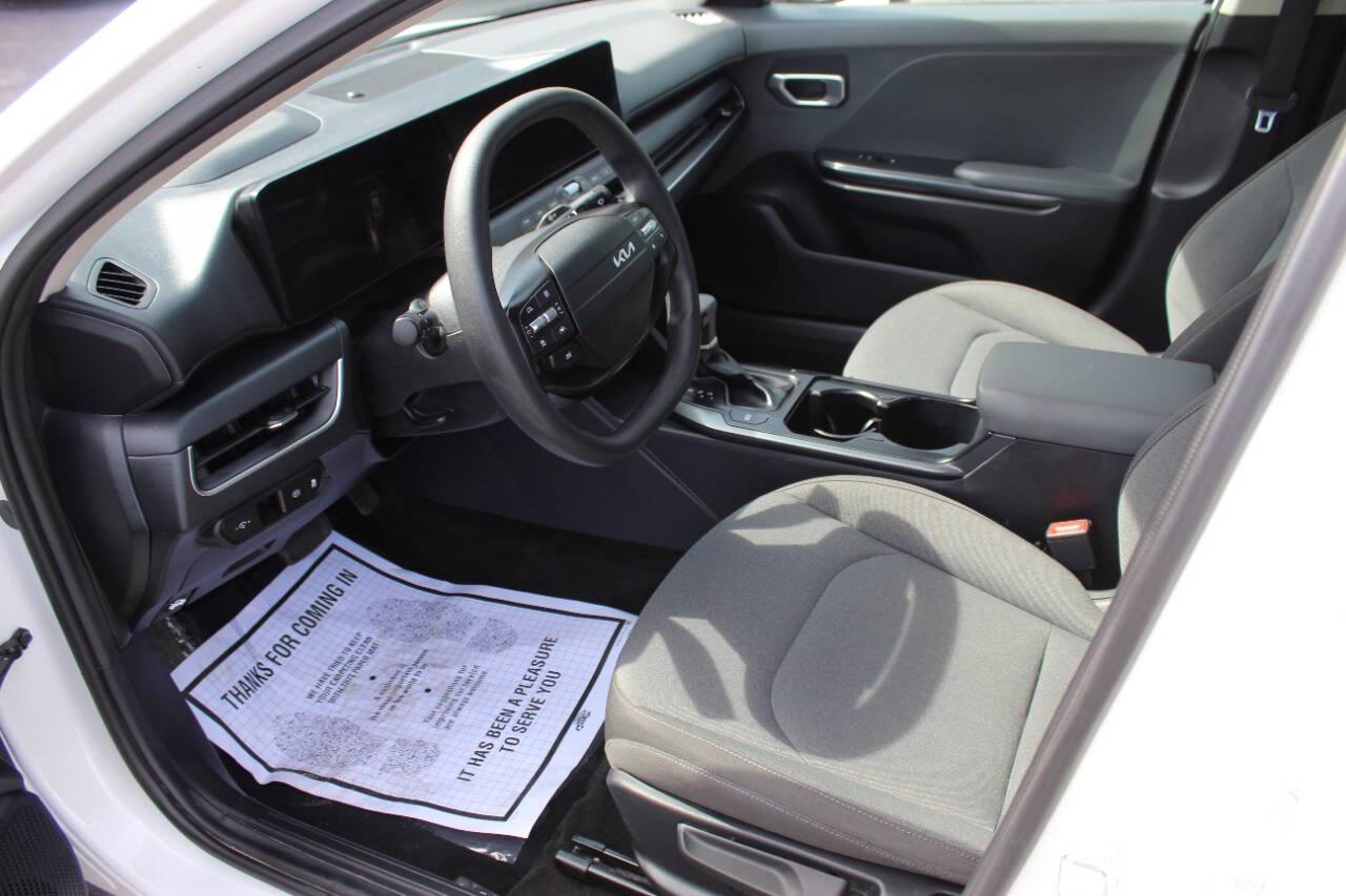 2025 White Kia K4 LX (3KPFT4DE5SE) with an 2.0L I4 147hp 132ft. lbs. SULEV 2.0L I4 engine, CVT transmission, located at 4301 NW 39th , Oklahoma City, OK, 73112, (405) 949-5600, 35.512135, -97.598671 - NO DRIVERS LICENCE -NO FULL COVERAGE INSURANCE - NO CREDIT CHECK. COME ON OVER TO SUPERSPORTS, TAKE A LOOK AND TEST DRIVE. PLEASE GIVE US A CALL AT (405) 949-5600. NO LICENCIA DE CONDUCIR - NO SEGURO DE COBERTURA TOTAL - NO VERIFICACION DE CREDITO. VISITENOS EN SUPERSPORTS, MIRE NUESTRO - Photo#14