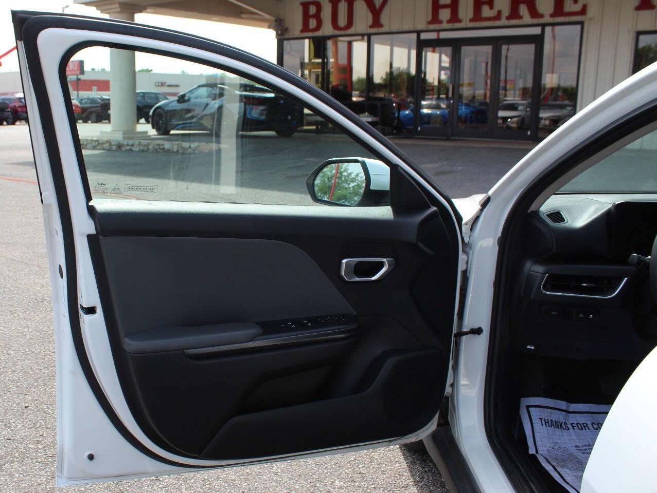 2025 White Kia K4 LX (3KPFT4DE5SE) with an 2.0L I4 147hp 132ft. lbs. SULEV 2.0L I4 engine, CVT transmission, located at 4301 NW 39th , Oklahoma City, OK, 73112, (405) 949-5600, 35.512135, -97.598671 - NO DRIVERS LICENCE -NO FULL COVERAGE INSURANCE - NO CREDIT CHECK. COME ON OVER TO SUPERSPORTS, TAKE A LOOK AND TEST DRIVE. PLEASE GIVE US A CALL AT (405) 949-5600. NO LICENCIA DE CONDUCIR - NO SEGURO DE COBERTURA TOTAL - NO VERIFICACION DE CREDITO. VISITENOS EN SUPERSPORTS, MIRE NUESTRO - Photo#15