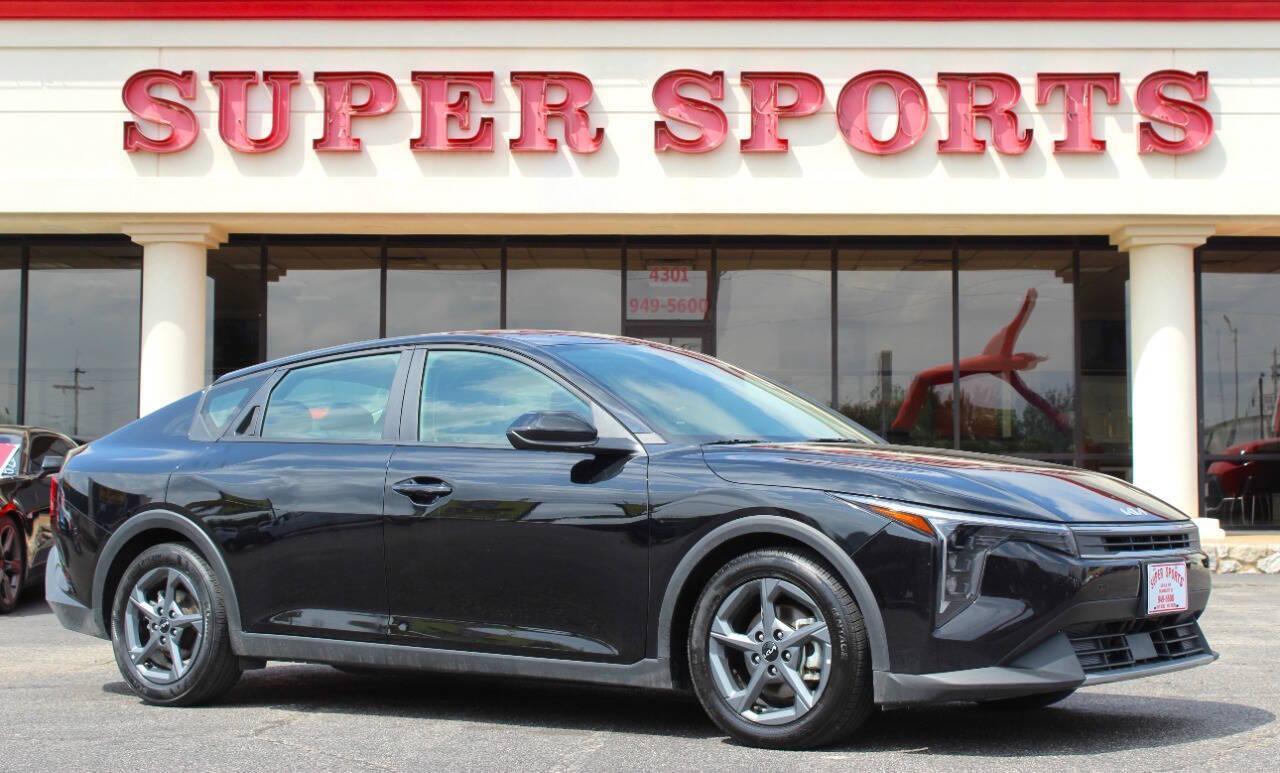 2025 Black Kia K4 LX (3KPFT4DE6SE) with an 2.0L I4 147hp 132ft. lbs. SULEV 2.0L I4 engine, CVT transmission, located at 4301 NW 39th , Oklahoma City, OK, 73112, (405) 949-5600, 35.512135, -97.598671 - NO DRIVERS LICENCE -NO FULL COVERAGE INSURANCE - NO CREDIT CHECK. COME ON OVER TO SUPERSPORTS, TAKE A LOOK AND TEST DRIVE. PLEASE GIVE US A CALL AT (405) 949-5600. NO LICENCIA DE CONDUCIR - NO SEGURO DE COBERTURA TOTAL - NO VERIFICACION DE CREDITO. VISITENOS EN SUPERSPORTS, MIRE NUESTRO - Photo#0