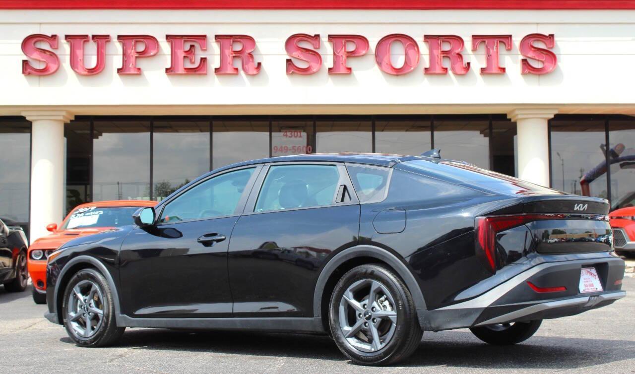 2025 Black Kia K4 LX (3KPFT4DE6SE) with an 2.0L I4 147hp 132ft. lbs. SULEV 2.0L I4 engine, CVT transmission, located at 4301 NW 39th , Oklahoma City, OK, 73112, (405) 949-5600, 35.512135, -97.598671 - NO DRIVERS LICENCE -NO FULL COVERAGE INSURANCE - NO CREDIT CHECK. COME ON OVER TO SUPERSPORTS, TAKE A LOOK AND TEST DRIVE. PLEASE GIVE US A CALL AT (405) 949-5600. NO LICENCIA DE CONDUCIR - NO SEGURO DE COBERTURA TOTAL - NO VERIFICACION DE CREDITO. VISITENOS EN SUPERSPORTS, MIRE NUESTRO - Photo#4