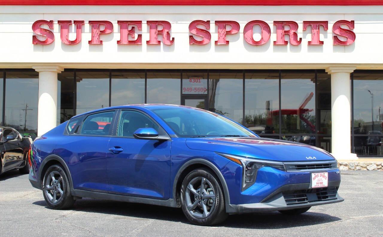 2025 Blue Kia K4 LX (3KPFT4DE0SE) with an 2.0L I4 147hp 132ft. lbs. SULEV 2.0L I4 engine, CVT transmission, located at 4301 NW 39th , Oklahoma City, OK, 73112, (405) 949-5600, 35.512135, -97.598671 - NO DRIVERS LICENCE -NO FULL COVERAGE INSURANCE - NO CREDIT CHECK. COME ON OVER TO SUPERSPORTS, TAKE A LOOK AND TEST DRIVE. PLEASE GIVE US A CALL AT (405) 949-5600. NO LICENCIA DE CONDUCIR - NO SEGURO DE COBERTURA TOTAL - NO VERIFICACION DE CREDITO. VISITENOS EN SUPERSPORTS, MIRE NUESTRO - Photo#0
