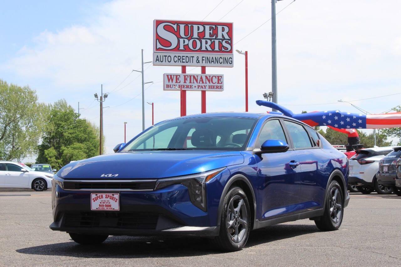 2025 Blue Kia K4 LX (3KPFT4DE0SE) with an 2.0L I4 147hp 132ft. lbs. SULEV 2.0L I4 engine, CVT transmission, located at 4301 NW 39th , Oklahoma City, OK, 73112, (405) 949-5600, 35.512135, -97.598671 - NO DRIVERS LICENCE -NO FULL COVERAGE INSURANCE - NO CREDIT CHECK. COME ON OVER TO SUPERSPORTS, TAKE A LOOK AND TEST DRIVE. PLEASE GIVE US A CALL AT (405) 949-5600. NO LICENCIA DE CONDUCIR - NO SEGURO DE COBERTURA TOTAL - NO VERIFICACION DE CREDITO. VISITENOS EN SUPERSPORTS, MIRE NUESTRO - Photo#6