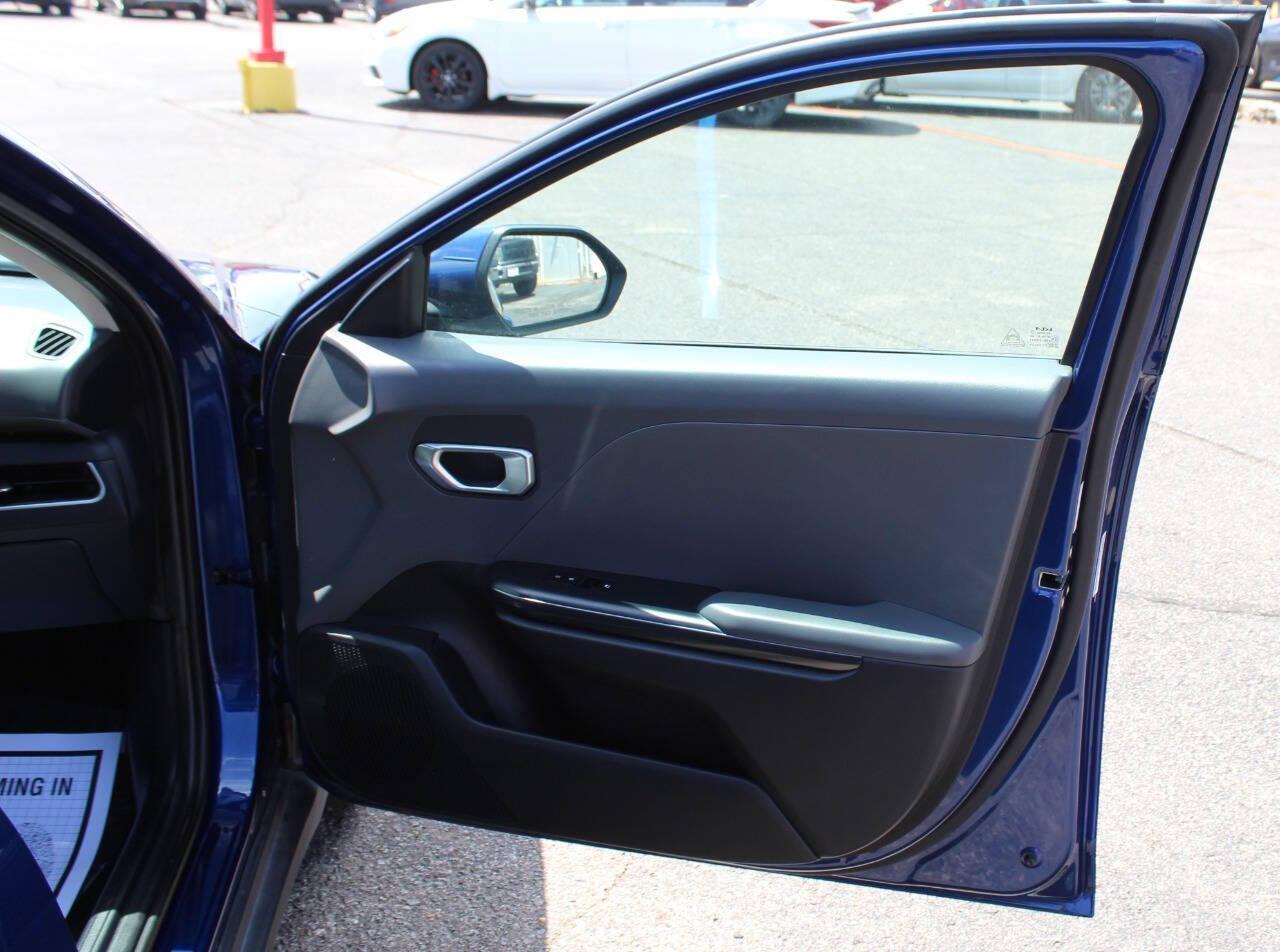 2025 Blue Kia K4 LX (3KPFT4DE0SE) with an 2.0L I4 147hp 132ft. lbs. SULEV 2.0L I4 engine, CVT transmission, located at 4301 NW 39th , Oklahoma City, OK, 73112, (405) 949-5600, 35.512135, -97.598671 - NO DRIVERS LICENCE -NO FULL COVERAGE INSURANCE - NO CREDIT CHECK. COME ON OVER TO SUPERSPORTS, TAKE A LOOK AND TEST DRIVE. PLEASE GIVE US A CALL AT (405) 949-5600. NO LICENCIA DE CONDUCIR - NO SEGURO DE COBERTURA TOTAL - NO VERIFICACION DE CREDITO. VISITENOS EN SUPERSPORTS, MIRE NUESTRO - Photo#9