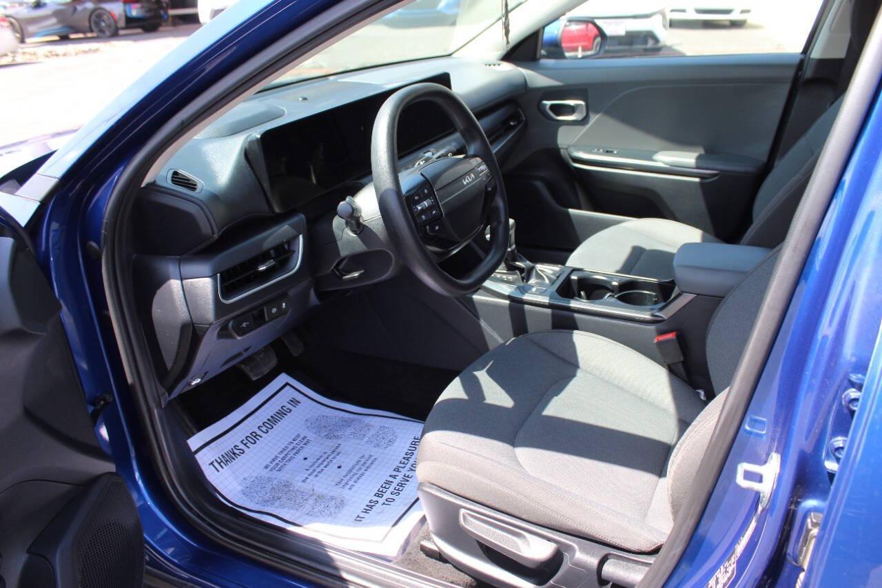 2025 Blue Kia K4 LX (3KPFT4DE0SE) with an 2.0L I4 147hp 132ft. lbs. SULEV 2.0L I4 engine, CVT transmission, located at 4301 NW 39th , Oklahoma City, OK, 73112, (405) 949-5600, 35.512135, -97.598671 - NO DRIVERS LICENCE -NO FULL COVERAGE INSURANCE - NO CREDIT CHECK. COME ON OVER TO SUPERSPORTS, TAKE A LOOK AND TEST DRIVE. PLEASE GIVE US A CALL AT (405) 949-5600. NO LICENCIA DE CONDUCIR - NO SEGURO DE COBERTURA TOTAL - NO VERIFICACION DE CREDITO. VISITENOS EN SUPERSPORTS, MIRE NUESTRO - Photo#15