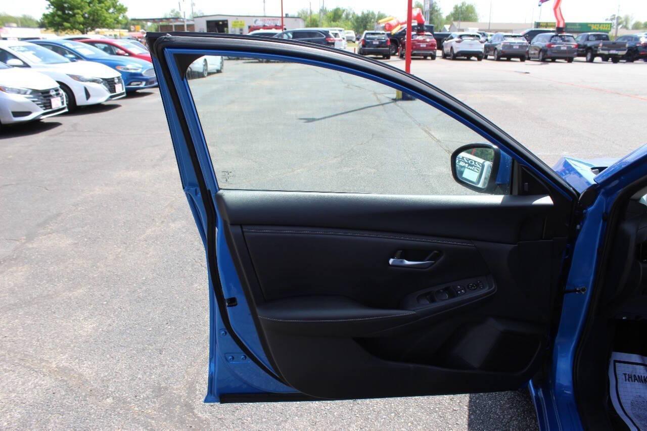 2025 Blue Nissan Sentra SV (3N1AB8CV8SY) with an 2.0L I4 149hp 146ft. lbs. 2.0L I4 engine, CVT transmission, located at 4301 NW 39th , Oklahoma City, OK, 73112, (405) 949-5600, 35.512135, -97.598671 - NO DRIVERS LICENCE -NO FULL COVERAGE INSURANCE - NO CREDIT CHECK. COME ON OVER TO SUPERSPORTS, TAKE A LOOK AND TEST DRIVE. PLEASE GIVE US A CALL AT (405) 949-5600. NO LICENCIA DE CONDUCIR - NO SEGURO DE COBERTURA TOTAL - NO VERIFICACION DE CREDITO. VISITENOS EN SUPERSPORTS, MIRE NUESTRO - Photo#16