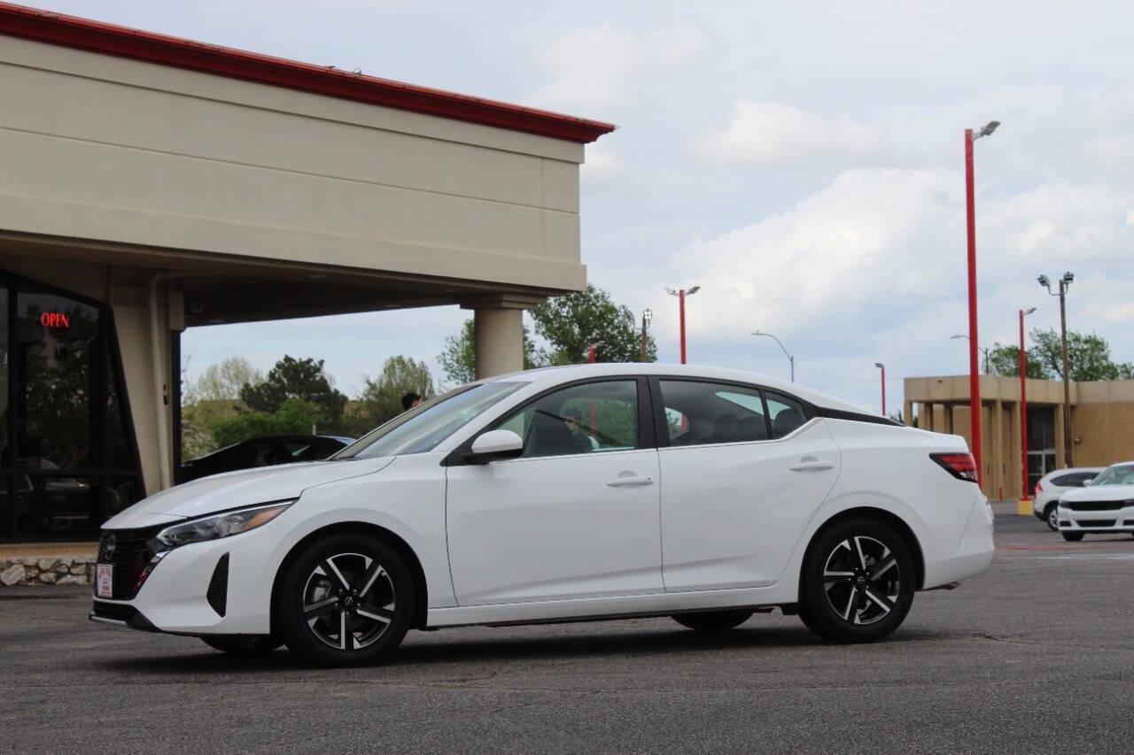 2025 White Nissan Sentra SV (3N1AB8CV7SY) with an 2.0L I4 149hp 146ft. lbs. 2.0L I4 engine, CVT transmission, located at 4301 NW 39th , Oklahoma City, OK, 73112, (405) 949-5600, 35.512135, -97.598671 - NO DRIVERS LICENCE -NO FULL COVERAGE INSURANCE - NO CREDIT CHECK. COME ON OVER TO SUPERSPORTS, TAKE A LOOK AND TEST DRIVE. PLEASE GIVE US A CALL AT (405) 949-5600. NO LICENCIA DE CONDUCIR - NO SEGURO DE COBERTURA TOTAL - NO VERIFICACION DE CREDITO. VISITENOS EN SUPERSPORTS, MIRE NUESTRO - Photo#5