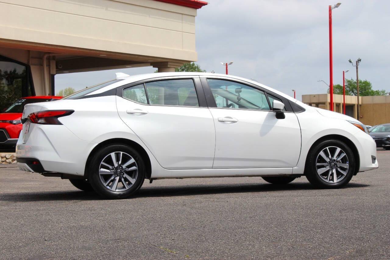 2025 White Nissan Versa SV (3N1CN8EV3SL) with an 1.6L I4 122hp 114ft. lbs. 1.6L I4 engine, CVT transmission, located at 4301 NW 39th , Oklahoma City, OK, 73112, (405) 949-5600, 35.512135, -97.598671 - NO DRIVERS LICENCE -NO FULL COVERAGE INSURANCE - NO CREDIT CHECK. COME ON OVER TO SUPERSPORTS, TAKE A LOOK AND TEST DRIVE. PLEASE GIVE US A CALL AT (405) 949-5600. NO LICENCIA DE CONDUCIR - NO SEGURO DE COBERTURA TOTAL - NO VERIFICACION DE CREDITO. VISITENOS EN SUPERSPORTS, MIRE NUESTRO - Photo#2