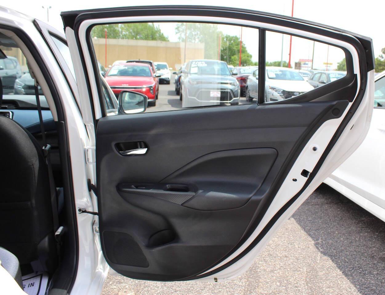2025 White Nissan Versa SV (3N1CN8EV3SL) with an 1.6L I4 122hp 114ft. lbs. 1.6L I4 engine, CVT transmission, located at 4301 NW 39th , Oklahoma City, OK, 73112, (405) 949-5600, 35.512135, -97.598671 - NO DRIVERS LICENCE -NO FULL COVERAGE INSURANCE - NO CREDIT CHECK. COME ON OVER TO SUPERSPORTS, TAKE A LOOK AND TEST DRIVE. PLEASE GIVE US A CALL AT (405) 949-5600. NO LICENCIA DE CONDUCIR - NO SEGURO DE COBERTURA TOTAL - NO VERIFICACION DE CREDITO. VISITENOS EN SUPERSPORTS, MIRE NUESTRO - Photo#11