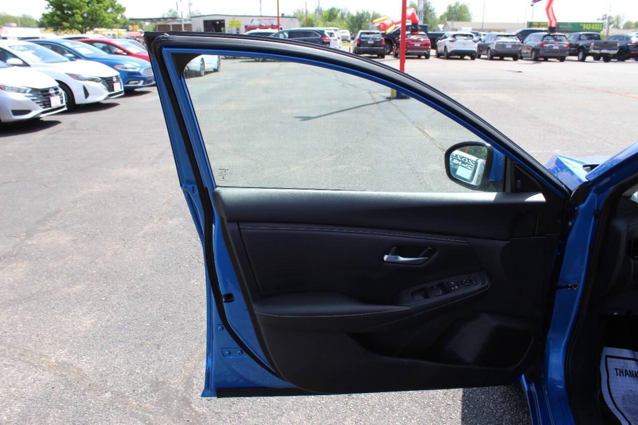 2025 Blue Nissan Sentra SV (3N1AB8CV1SY) with an 2.0L I4 149hp 146ft. lbs. 2.0L I4 engine, CVT transmission, located at 4301 NW 39th , Oklahoma City, OK, 73112, (405) 949-5600, 35.512135, -97.598671 - NO DRIVERS LICENCE -NO FULL COVERAGE INSURANCE - NO CREDIT CHECK. COME ON OVER TO SUPERSPORTS, TAKE A LOOK AND TEST DRIVE. PLEASE GIVE US A CALL AT (405) 949-5600. NO LICENCIA DE CONDUCIR - NO SEGURO DE COBERTURA TOTAL - NO VERIFICACION DE CREDITO. VISITENOS EN SUPERSPORTS, MIRE NUESTRO - Photo#16