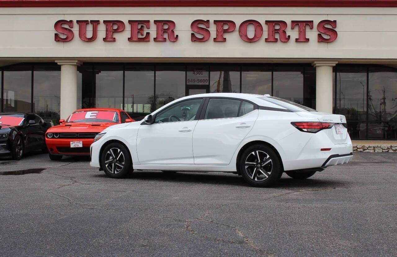 2025 White Nissan Sentra SV (3N1AB8CV0SY) with an 2.0L I4 149hp 146ft. lbs. 2.0L I4 engine, CVT transmission, located at 4301 NW 39th , Oklahoma City, OK, 73112, (405) 949-5600, 35.512135, -97.598671 - NO DRIVERS LICENCE -NO FULL COVERAGE INSURANCE - NO CREDIT CHECK. COME ON OVER TO SUPERSPORTS, TAKE A LOOK AND TEST DRIVE. PLEASE GIVE US A CALL AT (405) 949-5600. NO LICENCIA DE CONDUCIR - NO SEGURO DE COBERTURA TOTAL - NO VERIFICACION DE CREDITO. VISITENOS EN SUPERSPORTS, MIRE NUESTRO - Photo#4