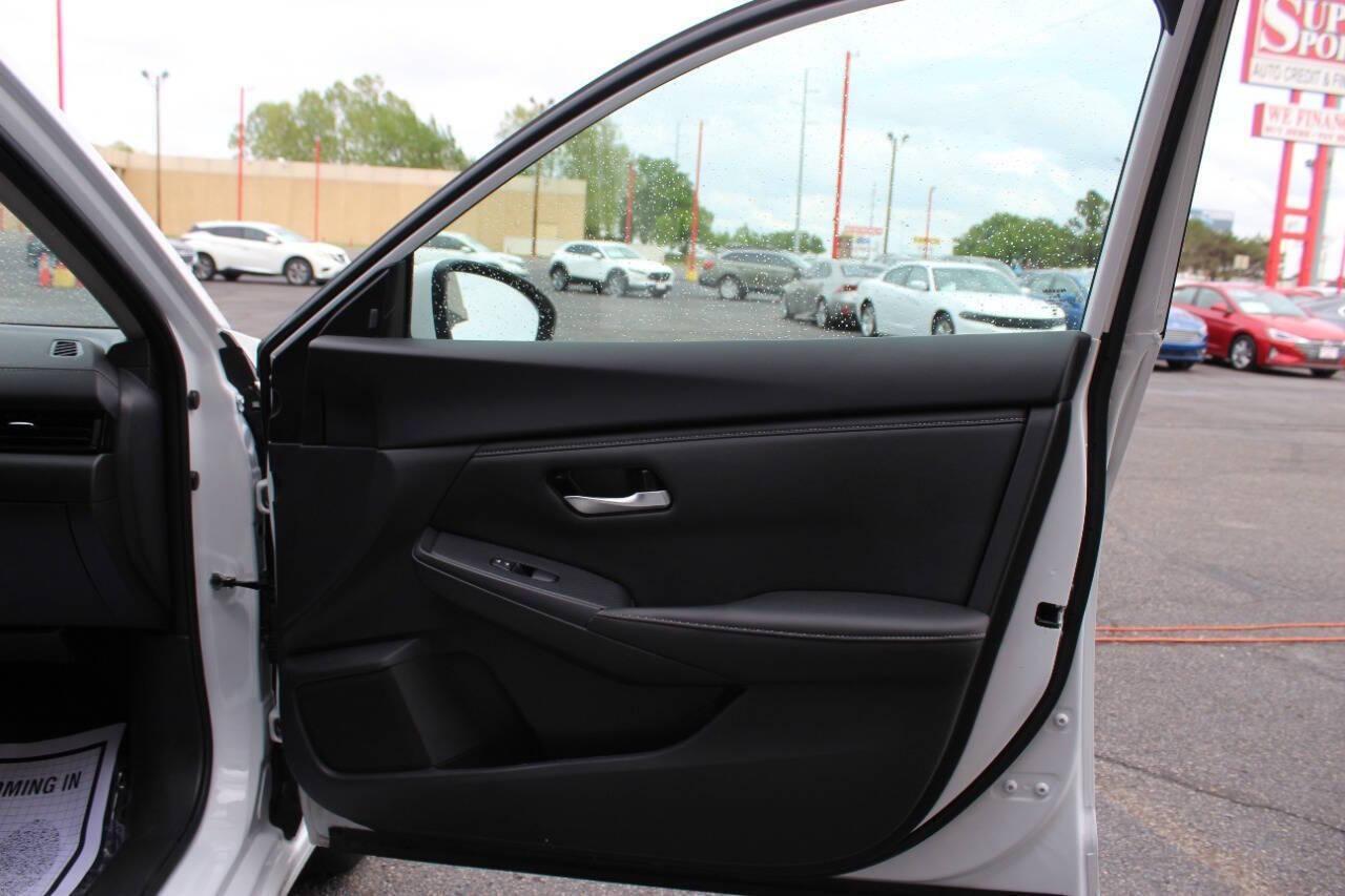2025 White Nissan Sentra SV (3N1AB8CV0SY) with an 2.0L I4 149hp 146ft. lbs. 2.0L I4 engine, CVT transmission, located at 4301 NW 39th , Oklahoma City, OK, 73112, (405) 949-5600, 35.512135, -97.598671 - NO DRIVERS LICENCE -NO FULL COVERAGE INSURANCE - NO CREDIT CHECK. COME ON OVER TO SUPERSPORTS, TAKE A LOOK AND TEST DRIVE. PLEASE GIVE US A CALL AT (405) 949-5600. NO LICENCIA DE CONDUCIR - NO SEGURO DE COBERTURA TOTAL - NO VERIFICACION DE CREDITO. VISITENOS EN SUPERSPORTS, MIRE NUESTRO - Photo#9
