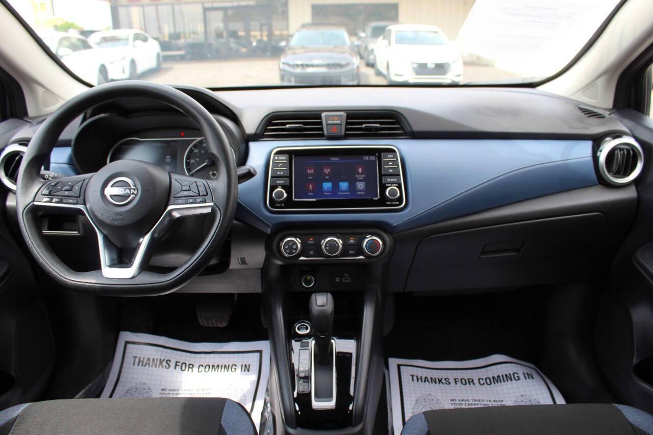 2025 Gray Nissan Versa SV (3N1CN8EV7SL) with an 1.6L I4 122hp 114ft. lbs. 1.6L I4 engine, CVT transmission, located at 4301 NW 39th , Oklahoma City, OK, 73112, (405) 949-5600, 35.512135, -97.598671 - NO DRIVERS LICENCE -NO FULL COVERAGE INSURANCE - NO CREDIT CHECK. COME ON OVER TO SUPERSPORTS, TAKE A LOOK AND TEST DRIVE. PLEASE GIVE US A CALL AT (405) 949-5600. NO LICENCIA DE CONDUCIR - NO SEGURO DE COBERTURA TOTAL - NO VERIFICACION DE CREDITO. VISITENOS EN SUPERSPORTS, MIRE NUESTRO - Photo#17