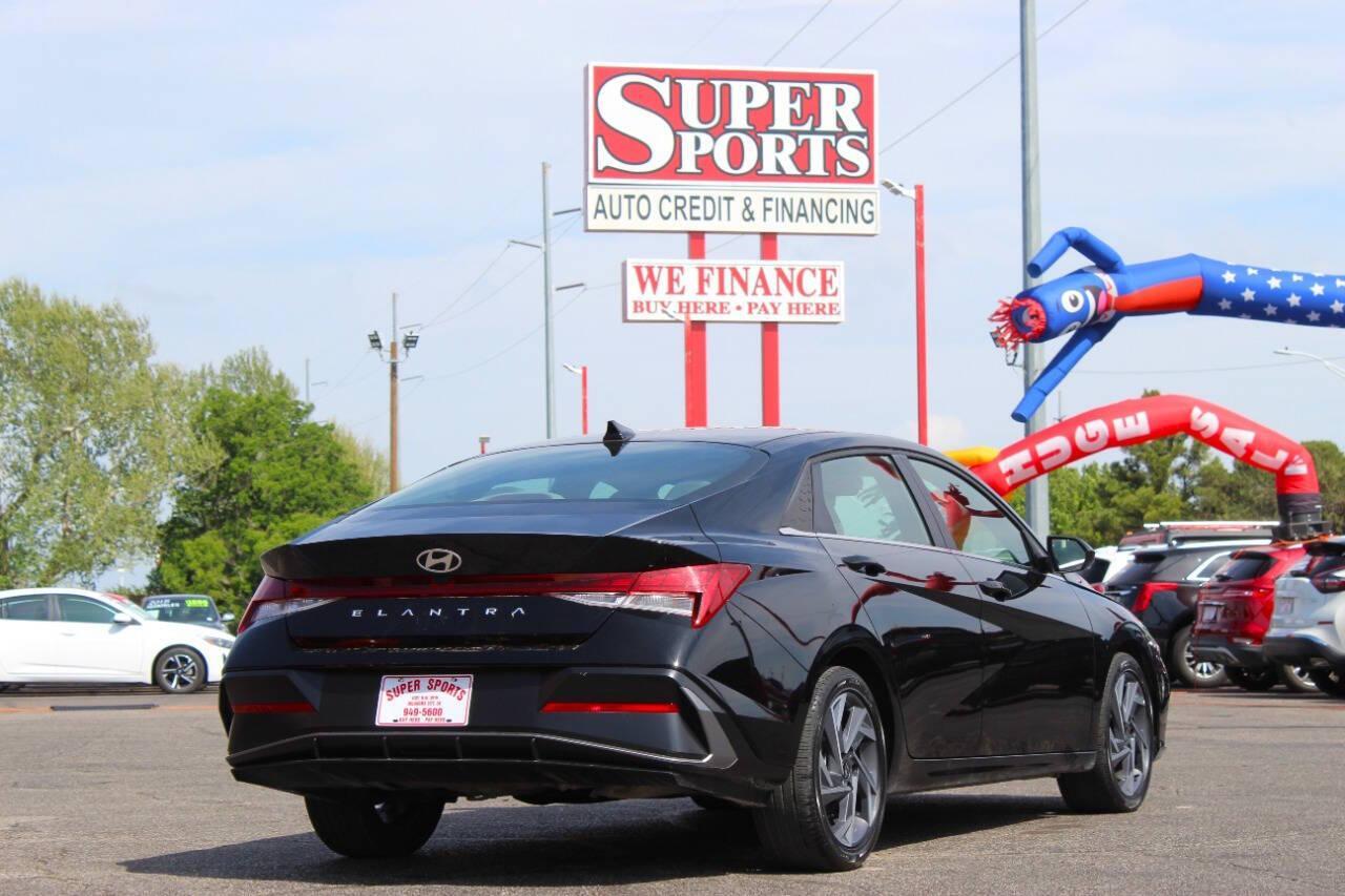 2025 Black Hyundai Elantra SEL Convenience (KMHLS4DG8SU) with an 2.0L I4 147hp 132ft. lbs. 2.0L I4 engine, CVT transmission, located at 4301 NW 39th , Oklahoma City, OK, 73112, (405) 949-5600, 35.512135, -97.598671 - NO DRIVERS LICENCE -NO FULL COVERAGE INSURANCE - NO CREDIT CHECK. COME ON OVER TO SUPERSPORTS, TAKE A LOOK AND TEST DRIVE. PLEASE GIVE US A CALL AT (405) 949-5600. NO LICENCIA DE CONDUCIR - NO SEGURO DE COBERTURA TOTAL - NO VERIFICACION DE CREDITO. VISITENOS EN SUPERSPORTS, MIRE NUESTRO - Photo#3