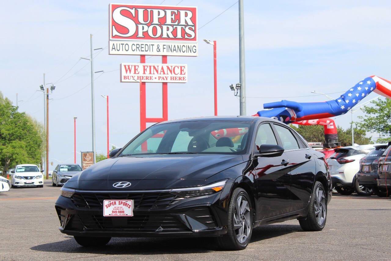 2025 Black Hyundai Elantra SEL Convenience (KMHLS4DG8SU) with an 2.0L I4 147hp 132ft. lbs. 2.0L I4 engine, CVT transmission, located at 4301 NW 39th , Oklahoma City, OK, 73112, (405) 949-5600, 35.512135, -97.598671 - NO DRIVERS LICENCE -NO FULL COVERAGE INSURANCE - NO CREDIT CHECK. COME ON OVER TO SUPERSPORTS, TAKE A LOOK AND TEST DRIVE. PLEASE GIVE US A CALL AT (405) 949-5600. NO LICENCIA DE CONDUCIR - NO SEGURO DE COBERTURA TOTAL - NO VERIFICACION DE CREDITO. VISITENOS EN SUPERSPORTS, MIRE NUESTRO - Photo#6