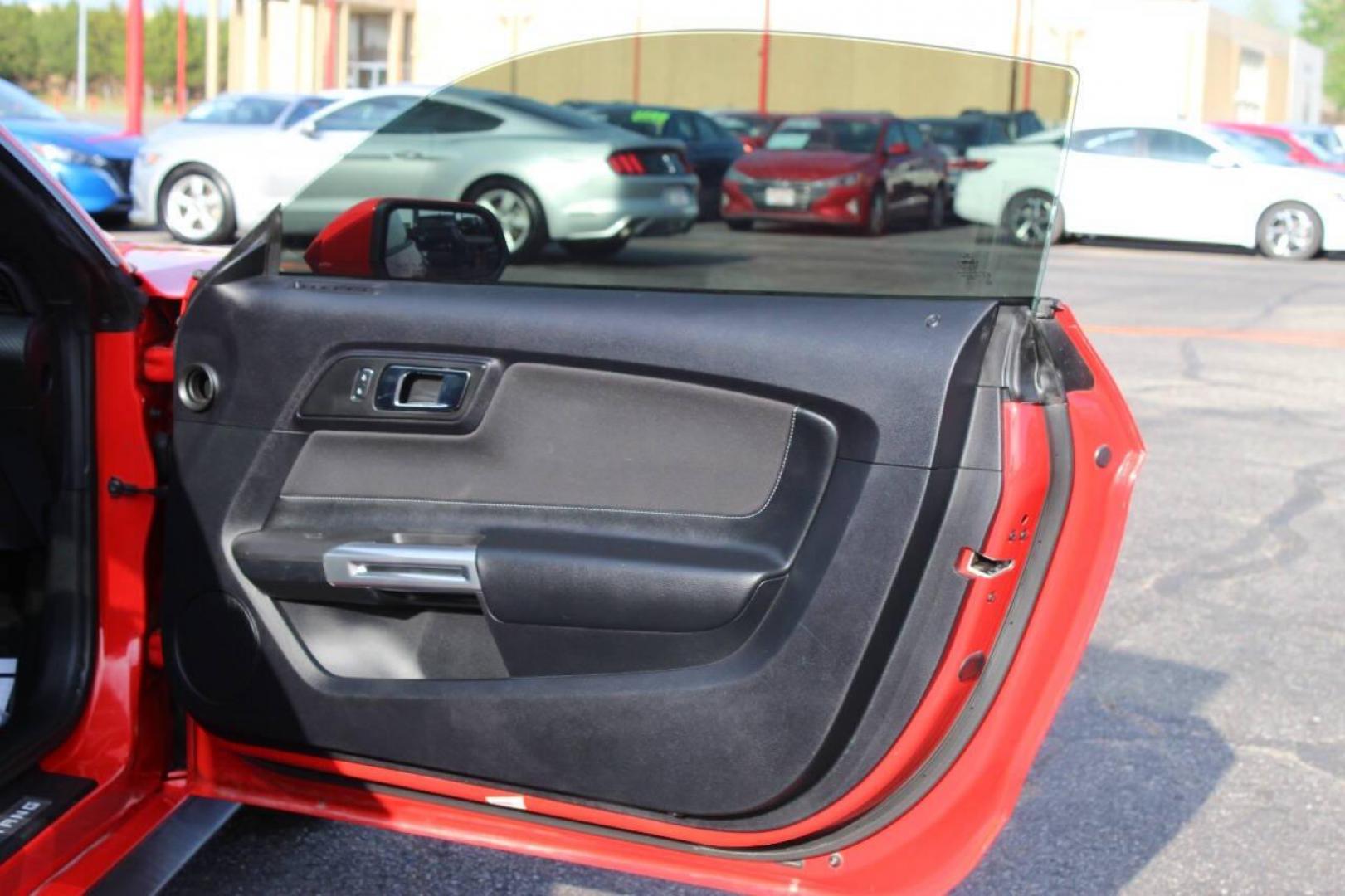 2015 Red Ford Mustang V6 Coupe (1FA6P8AM7F5) with an 3.7L V6 3.7L V6 engine, Automatic 6-Speed transmission, located at 4301 NW 39th , Oklahoma City, OK, 73112, (405) 949-5600, 35.512135, -97.598671 - NO DRIVERS LICENCE -NO FULL COVERAGE INSURANCE - NO CREDIT CHECK. COME ON OVER TO SUPERSPORTS, TAKE A LOOK AND TEST DRIVE. PLEASE GIVE US A CALL AT (405) 949-5600. NO LICENCIA DE CONDUCIR - NO SEGURO DE COBERTURA TOTAL - NO VERIFICACION DE CREDITO. VISITENOS EN SUPERSPORTS, MIRE NUESTRO - Photo#9
