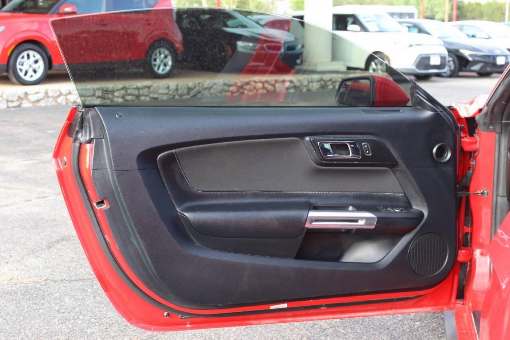 2015 Red Ford Mustang V6 Coupe (1FA6P8AM7F5) with an 3.7L V6 3.7L V6 engine, Automatic 6-Speed transmission, located at 4301 NW 39th , Oklahoma City, OK, 73112, (405) 949-5600, 35.512135, -97.598671 - NO DRIVERS LICENCE -NO FULL COVERAGE INSURANCE - NO CREDIT CHECK. COME ON OVER TO SUPERSPORTS, TAKE A LOOK AND TEST DRIVE. PLEASE GIVE US A CALL AT (405) 949-5600. NO LICENCIA DE CONDUCIR - NO SEGURO DE COBERTURA TOTAL - NO VERIFICACION DE CREDITO. VISITENOS EN SUPERSPORTS, MIRE NUESTRO - Photo#13
