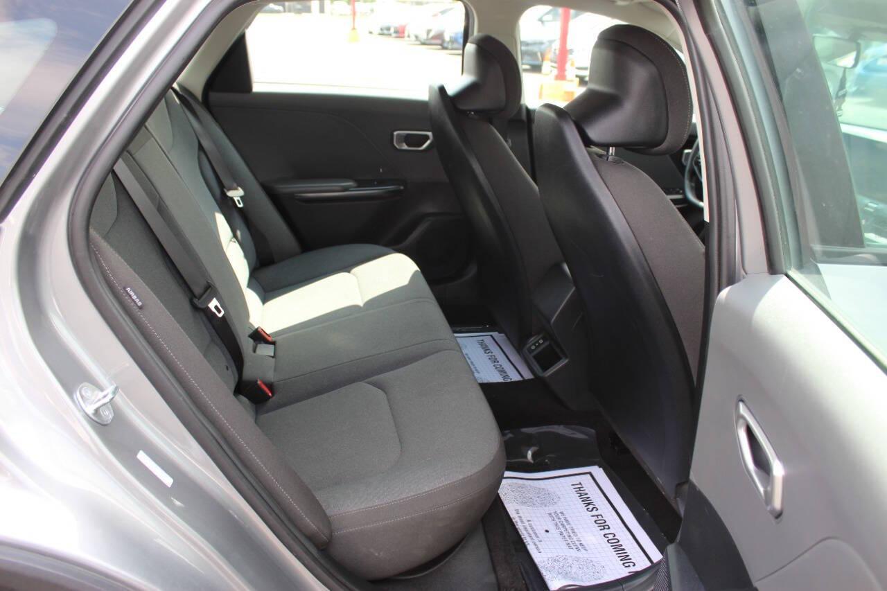 2025 Gray Kia K4 LX (3KPFT4DE9SE) with an 2.0L I4 147hp 132ft. lbs. SULEV 2.0L I4 engine, CVT transmission, located at 4301 NW 39th , Oklahoma City, OK, 73112, (405) 949-5600, 35.512135, -97.598671 - NO DRIVERS LICENCE -NO FULL COVERAGE INSURANCE - NO CREDIT CHECK. COME ON OVER TO SUPERSPORTS, TAKE A LOOK AND TEST DRIVE. PLEASE GIVE US A CALL AT (405) 949-5600. NO LICENCIA DE CONDUCIR - NO SEGURO DE COBERTURA TOTAL - NO VERIFICACION DE CREDITO . VISITENOS EN SUPERSPORTS, MIRE NUESTRO - Photo#11