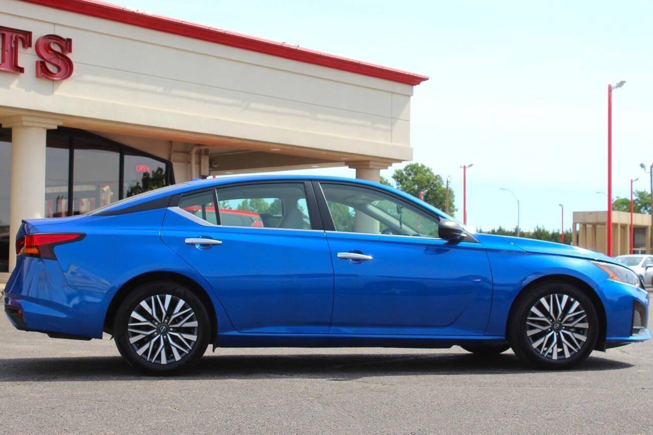 2025 Blue Nissan Altima 2.5 SV (1N4BL4DV3SN) with an 2.5L I4 188hp 180ft. lbs. 2.5L I4 engine, CVT transmission, located at 4301 NW 39th , Oklahoma City, OK, 73112, (405) 949-5600, 35.512135, -97.598671 - NO DRIVERS LICENCE -NO FULL COVERAGE INSURANCE - NO CREDIT CHECK. COME ON OVER TO SUPERSPORTS, TAKE A LOOK AND TEST DRIVE. PLEASE GIVE US A CALL AT (405) 949-5600. NO LICENCIA DE CONDUCIR - NO SEGURO DE COBERTURA TOTAL - NO VERIFICACION DE CREDITO. VISITENOS EN SUPERSPORTS, MIRE NUESTRO - Photo#2