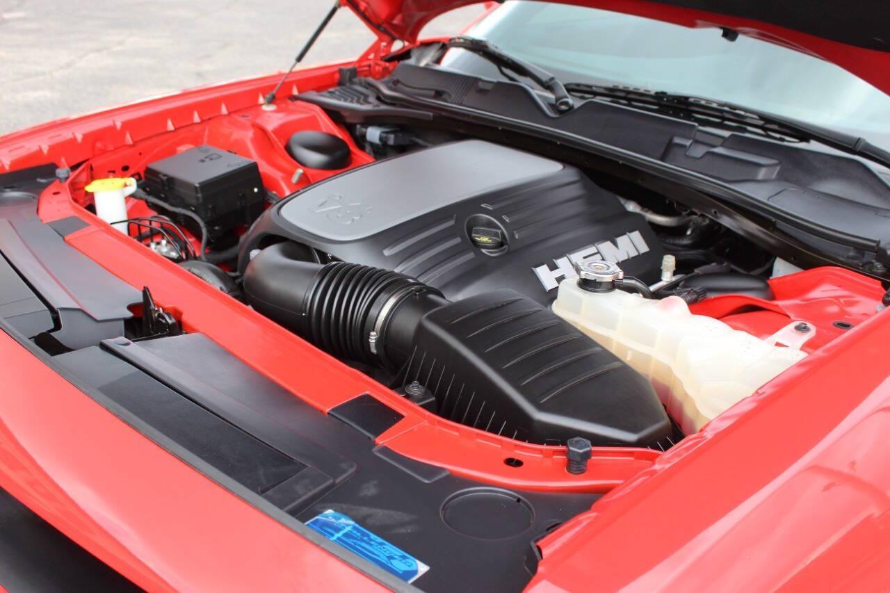 2023 Red Dodge Challenger R/T Plus (2C3CDZBT1PH) with an 5.7L V8 5.7L V8 engine, Manual 6-Speed transmission, located at 4301 NW 39th , Oklahoma City, OK, 73112, (405) 949-5600, 35.512135, -97.598671 - NO DRIVERS LICENCE -NO FULL COVERAGE INSURANCE - NO CREDIT CHECK. COME ON OVER TO SUPERSPORTS, TAKE A LOOK AND TEST DRIVE. PLEASE GIVE US A CALL AT (405) 949-5600. NO LICENCIA DE CONDUCIR - NO SEGURO DE COBERTURA TOTAL - NO VERIFICACION DE CREDITO. VISITENOS EN SUPERSPORTS, MIRE NUESTRO - Photo#17