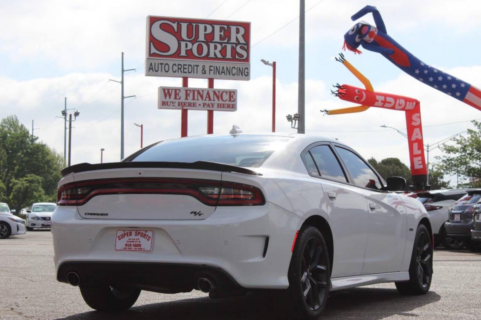 2023 White Dodge Charger R/T (2C3CDXCT4PH) with an HEMI 5.7L V8 370hp 395ft. lbs. 5.7L V8 engine, Automatic 8-Speed transmission, located at 4301 NW 39th , Oklahoma City, OK, 73112, (405) 949-5600, 35.512135, -97.598671 - NO DRIVERS LICENCE -NO FULL COVERAGE INSURANCE - NO CREDIT CHECK. COME ON OVER TO SUPERSPORTS, TAKE A LOOK AND TEST DRIVE. PLEASE GIVE US A CALL AT (405) 949-5600. NO LICENCIA DE CONDUCIR - NO SEGURO DE COBERTURA TOTAL - NO VERIFICACION DE CREDITO. VISITENOS EN SUPERSPORTS, MIRE NUESTRO- Photo#3