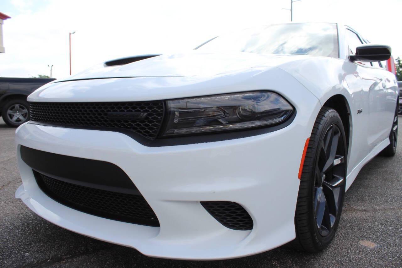 2023 White Dodge Charger R/T (2C3CDXCT4PH) with an HEMI 5.7L V8 370hp 395ft. lbs. 5.7L V8 engine, Automatic 8-Speed transmission, located at 4301 NW 39th , Oklahoma City, OK, 73112, (405) 949-5600, 35.512135, -97.598671 - NO DRIVERS LICENCE -NO FULL COVERAGE INSURANCE - NO CREDIT CHECK. COME ON OVER TO SUPERSPORTS, TAKE A LOOK AND TEST DRIVE. PLEASE GIVE US A CALL AT (405) 949-5600. NO LICENCIA DE CONDUCIR - NO SEGURO DE COBERTURA TOTAL - NO VERIFICACION DE CREDITO. VISITENOS EN SUPERSPORTS, MIRE NUESTRO - Photo#7
