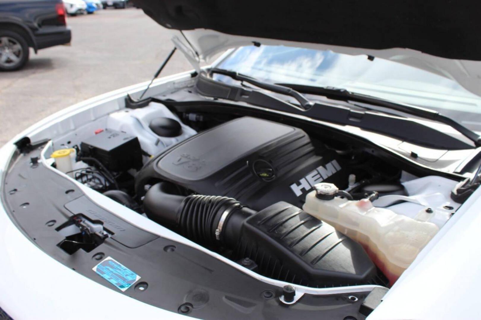 2023 White Dodge Charger R/T (2C3CDXCT4PH) with an HEMI 5.7L V8 370hp 395ft. lbs. 5.7L V8 engine, Automatic 8-Speed transmission, located at 4301 NW 39th , Oklahoma City, OK, 73112, (405) 949-5600, 35.512135, -97.598671 - NO DRIVERS LICENCE -NO FULL COVERAGE INSURANCE - NO CREDIT CHECK. COME ON OVER TO SUPERSPORTS, TAKE A LOOK AND TEST DRIVE. PLEASE GIVE US A CALL AT (405) 949-5600. NO LICENCIA DE CONDUCIR - NO SEGURO DE COBERTURA TOTAL - NO VERIFICACION DE CREDITO. VISITENOS EN SUPERSPORTS, MIRE NUESTRO- Photo#10