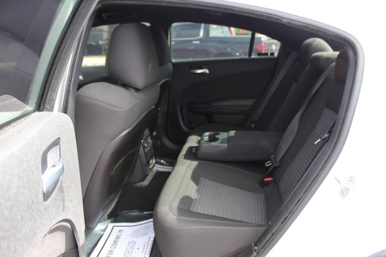 2023 White Dodge Charger R/T (2C3CDXCT4PH) with an HEMI 5.7L V8 370hp 395ft. lbs. 5.7L V8 engine, Automatic 8-Speed transmission, located at 4301 NW 39th , Oklahoma City, OK, 73112, (405) 949-5600, 35.512135, -97.598671 - NO DRIVERS LICENCE -NO FULL COVERAGE INSURANCE - NO CREDIT CHECK. COME ON OVER TO SUPERSPORTS, TAKE A LOOK AND TEST DRIVE. PLEASE GIVE US A CALL AT (405) 949-5600. NO LICENCIA DE CONDUCIR - NO SEGURO DE COBERTURA TOTAL - NO VERIFICACION DE CREDITO. VISITENOS EN SUPERSPORTS, MIRE NUESTRO - Photo#17