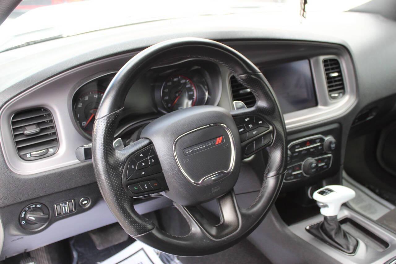 2023 White Dodge Charger R/T (2C3CDXCT4PH) with an HEMI 5.7L V8 370hp 395ft. lbs. 5.7L V8 engine, Automatic 8-Speed transmission, located at 4301 NW 39th , Oklahoma City, OK, 73112, (405) 949-5600, 35.512135, -97.598671 - NO DRIVERS LICENCE -NO FULL COVERAGE INSURANCE - NO CREDIT CHECK. COME ON OVER TO SUPERSPORTS, TAKE A LOOK AND TEST DRIVE. PLEASE GIVE US A CALL AT (405) 949-5600. NO LICENCIA DE CONDUCIR - NO SEGURO DE COBERTURA TOTAL - NO VERIFICACION DE CREDITO. VISITENOS EN SUPERSPORTS, MIRE NUESTRO - Photo#21