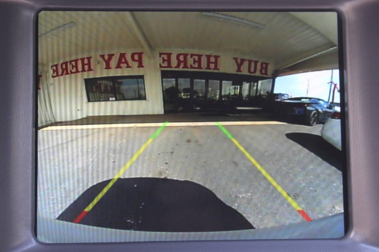 2023 White Dodge Charger R/T (2C3CDXCT4PH) with an HEMI 5.7L V8 370hp 395ft. lbs. 5.7L V8 engine, Automatic 8-Speed transmission, located at 4301 NW 39th , Oklahoma City, OK, 73112, (405) 949-5600, 35.512135, -97.598671 - NO DRIVERS LICENCE -NO FULL COVERAGE INSURANCE - NO CREDIT CHECK. COME ON OVER TO SUPERSPORTS, TAKE A LOOK AND TEST DRIVE. PLEASE GIVE US A CALL AT (405) 949-5600. NO LICENCIA DE CONDUCIR - NO SEGURO DE COBERTURA TOTAL - NO VERIFICACION DE CREDITO. VISITENOS EN SUPERSPORTS, MIRE NUESTRO - Photo#27