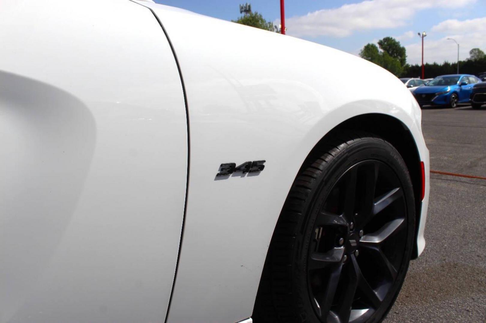 2023 White Dodge Charger R/T (2C3CDXCT4PH) with an HEMI 5.7L V8 370hp 395ft. lbs. 5.7L V8 engine, Automatic 8-Speed transmission, located at 4301 NW 39th , Oklahoma City, OK, 73112, (405) 949-5600, 35.512135, -97.598671 - NO DRIVERS LICENCE -NO FULL COVERAGE INSURANCE - NO CREDIT CHECK. COME ON OVER TO SUPERSPORTS, TAKE A LOOK AND TEST DRIVE. PLEASE GIVE US A CALL AT (405) 949-5600. NO LICENCIA DE CONDUCIR - NO SEGURO DE COBERTURA TOTAL - NO VERIFICACION DE CREDITO. VISITENOS EN SUPERSPORTS, MIRE NUESTRO- Photo#28