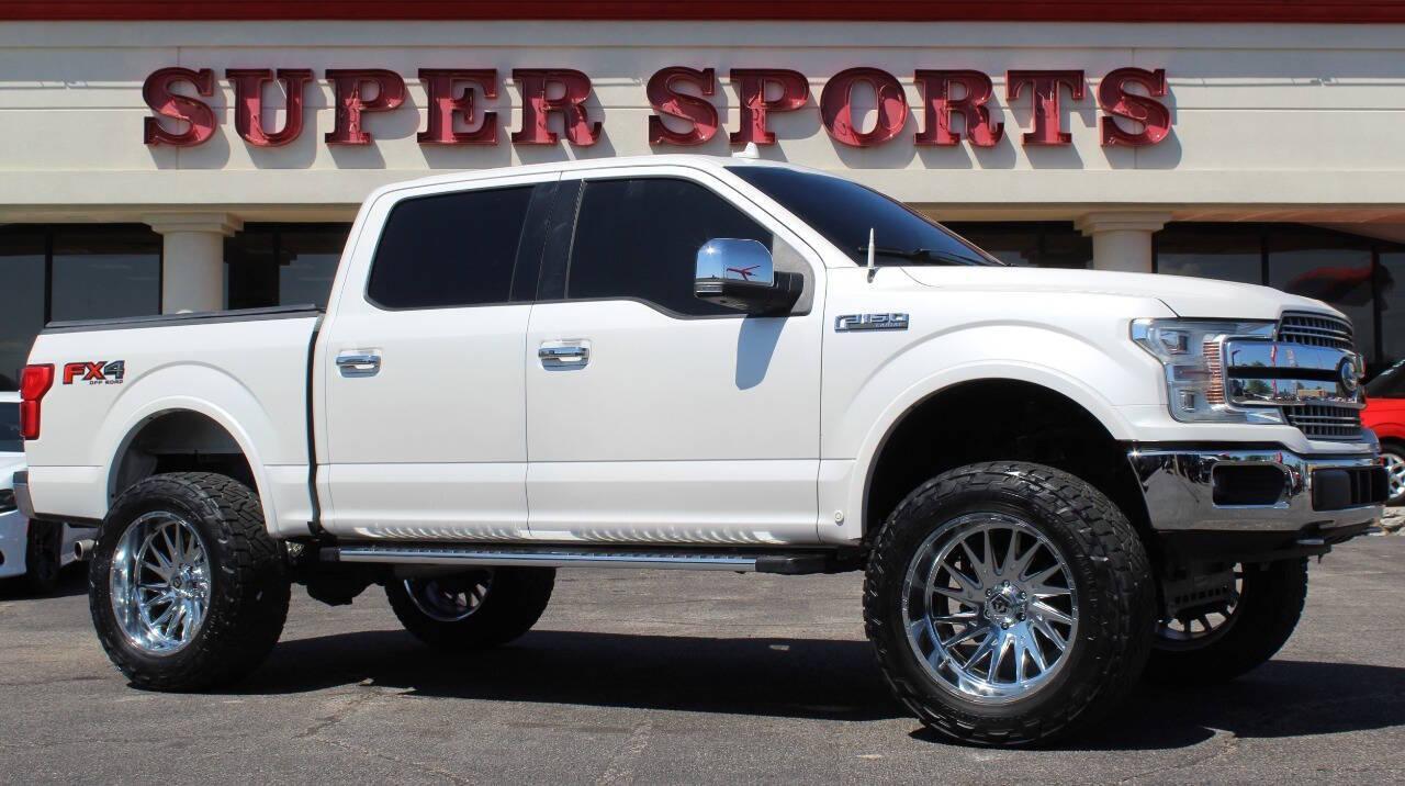 2018 White Ford F-150 XLT SuperCrew 5.5-ft. Bed 4WD (1FTEW1EGXJF) with an EcoBoost 3.5L Twin Turbo V6 375hp 470ft. lbs. 3.5L V6 engine, Automatic 10-Speed transmission, located at 4301 NW 39th , Oklahoma City, OK, 73112, (405) 949-5600, 35.512135, -97.598671 - NO DRIVERS LICENCE -NO FULL COVERAGE INSURANCE - NO CREDIT CHECK. COME ON OVER TO SUPERSPORTS, TAKE A LOOK AND TEST DRIVE. PLEASE GIVE US A CALL AT (405) 949-5600. NO LICENCIA DE CONDUCIR - NO SEGURO DE COBERTURA TOTAL - NO VERIFICACION DE CREDITO. VISITENOS EN SUPERSPORTS, MIRE NUESTRO - Photo#0