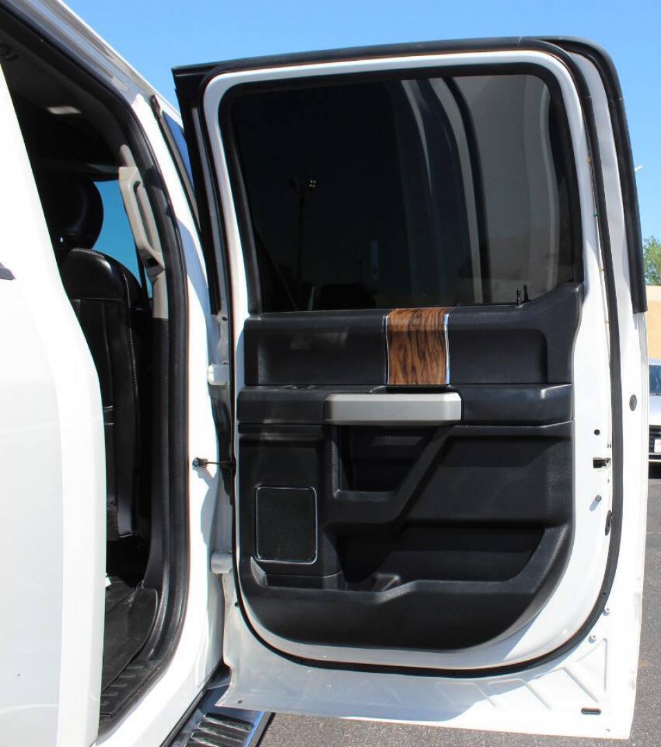 2018 White Ford F-150 XLT SuperCrew 5.5-ft. Bed 4WD (1FTEW1EGXJF) with an EcoBoost 3.5L Twin Turbo V6 375hp 470ft. lbs. 3.5L V6 engine, Automatic 10-Speed transmission, located at 4301 NW 39th , Oklahoma City, OK, 73112, (405) 949-5600, 35.512135, -97.598671 - Hablamos espaol. SPEND SMART --- BUY FROM SUPER SPORTS. ALL PRICES, DOWN PAYMENTS, PAYMENTS, AND FINANCE TERMS ARE NEGOTIABLE AT THE TIME OF APPROVAL. WE WILL WORK WITH YOU TO FIT YOUR BUDGET. WE WILL EVEN LOWER AND ADJUST THE NUMBERS TO HELP MAKE THE VEHICLE MORE AFFORDABLE FOR YOU.- Photo#9