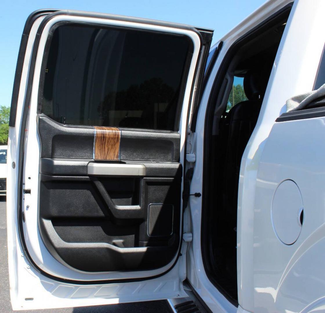 2018 White Ford F-150 XLT SuperCrew 5.5-ft. Bed 4WD (1FTEW1EGXJF) with an EcoBoost 3.5L Twin Turbo V6 375hp 470ft. lbs. 3.5L V6 engine, Automatic 10-Speed transmission, located at 4301 NW 39th , Oklahoma City, OK, 73112, (405) 949-5600, 35.512135, -97.598671 - Hablamos espaol. SPEND SMART --- BUY FROM SUPER SPORTS. ALL PRICES, DOWN PAYMENTS, PAYMENTS, AND FINANCE TERMS ARE NEGOTIABLE AT THE TIME OF APPROVAL. WE WILL WORK WITH YOU TO FIT YOUR BUDGET. WE WILL EVEN LOWER AND ADJUST THE NUMBERS TO HELP MAKE THE VEHICLE MORE AFFORDABLE FOR YOU.- Photo#10