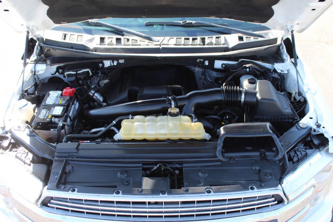 2018 White Ford F-150 XLT SuperCrew 5.5-ft. Bed 4WD (1FTEW1EGXJF) with an EcoBoost 3.5L Twin Turbo V6 375hp 470ft. lbs. 3.5L V6 engine, Automatic 10-Speed transmission, located at 4301 NW 39th , Oklahoma City, OK, 73112, (405) 949-5600, 35.512135, -97.598671 - NO DRIVERS LICENCE -NO FULL COVERAGE INSURANCE - NO CREDIT CHECK. COME ON OVER TO SUPERSPORTS, TAKE A LOOK AND TEST DRIVE. PLEASE GIVE US A CALL AT (405) 949-5600. NO LICENCIA DE CONDUCIR - NO SEGURO DE COBERTURA TOTAL - NO VERIFICACION DE CREDITO. VISITENOS EN SUPERSPORTS, MIRE NUESTRO - Photo#14