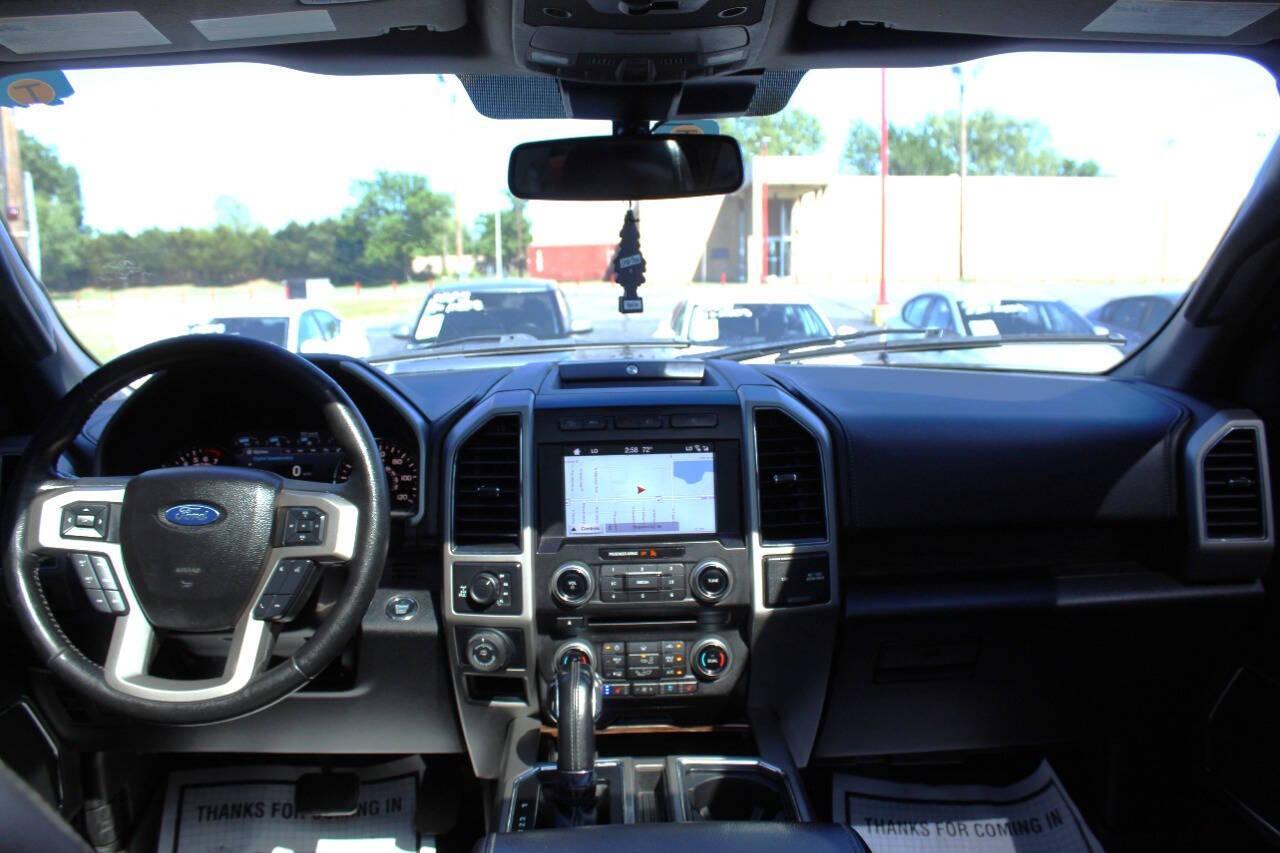 2018 White Ford F-150 XLT SuperCrew 5.5-ft. Bed 4WD (1FTEW1EGXJF) with an EcoBoost 3.5L Twin Turbo V6 375hp 470ft. lbs. 3.5L V6 engine, Automatic 10-Speed transmission, located at 4301 NW 39th , Oklahoma City, OK, 73112, (405) 949-5600, 35.512135, -97.598671 - NO DRIVERS LICENCE -NO FULL COVERAGE INSURANCE - NO CREDIT CHECK. COME ON OVER TO SUPERSPORTS, TAKE A LOOK AND TEST DRIVE. PLEASE GIVE US A CALL AT (405) 949-5600. NO LICENCIA DE CONDUCIR - NO SEGURO DE COBERTURA TOTAL - NO VERIFICACION DE CREDITO. VISITENOS EN SUPERSPORTS, MIRE NUESTRO - Photo#15