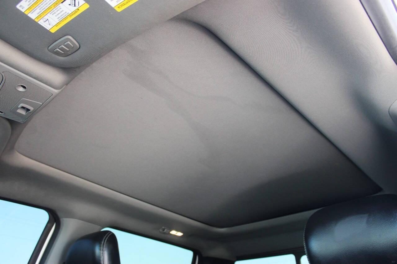 2018 White Ford F-150 XLT SuperCrew 5.5-ft. Bed 4WD (1FTEW1EGXJF) with an EcoBoost 3.5L Twin Turbo V6 375hp 470ft. lbs. 3.5L V6 engine, Automatic 10-Speed transmission, located at 4301 NW 39th , Oklahoma City, OK, 73112, (405) 949-5600, 35.512135, -97.598671 - NO DRIVERS LICENCE -NO FULL COVERAGE INSURANCE - NO CREDIT CHECK. COME ON OVER TO SUPERSPORTS, TAKE A LOOK AND TEST DRIVE. PLEASE GIVE US A CALL AT (405) 949-5600. NO LICENCIA DE CONDUCIR - NO SEGURO DE COBERTURA TOTAL - NO VERIFICACION DE CREDITO. VISITENOS EN SUPERSPORTS, MIRE NUESTRO - Photo#17