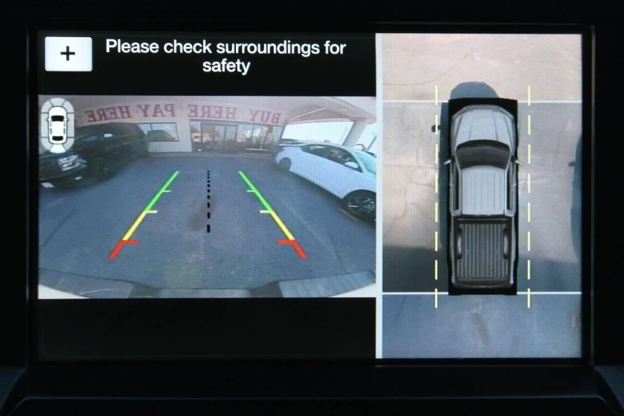 2018 White Ford F-150 XLT SuperCrew 5.5-ft. Bed 4WD (1FTEW1EGXJF) with an EcoBoost 3.5L Twin Turbo V6 375hp 470ft. lbs. 3.5L V6 engine, Automatic 10-Speed transmission, located at 4301 NW 39th , Oklahoma City, OK, 73112, (405) 949-5600, 35.512135, -97.598671 - NO DRIVERS LICENCE -NO FULL COVERAGE INSURANCE - NO CREDIT CHECK. COME ON OVER TO SUPERSPORTS, TAKE A LOOK AND TEST DRIVE. PLEASE GIVE US A CALL AT (405) 949-5600. NO LICENCIA DE CONDUCIR - NO SEGURO DE COBERTURA TOTAL - NO VERIFICACION DE CREDITO. VISITENOS EN SUPERSPORTS, MIRE NUESTRO - Photo#19