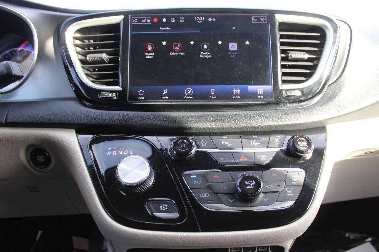 2023 White Chrysler Pacifica Touring-L (2C4RC1BGXPR) with an Pentastar 3.6L V6 287hp 262ft. lbs. 3.6L V6 engine, Automatic 9-Speed transmission, located at 4301 NW 39th , Oklahoma City, OK, 73112, (405) 949-5600, 35.512135, -97.598671 - NO DRIVERS LICENCE -NO FULL COVERAGE INSURANCE - NO CREDIT CHECK. COME ON OVER TO SUPERSPORTS, TAKE A LOOK AND TEST DRIVE. PLEASE GIVE US A CALL AT (405) 949-5600. NO LICENCIA DE CONDUCIR - NO SEGURO DE COBERTURA TOTAL - NO VERIFICACION DE CREDITO. VISITENOS EN SUPERSPORTS, MIRE NUESTRO - Photo#19