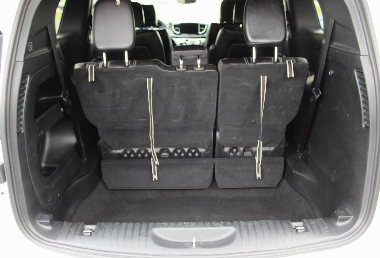 2025 White Chrysler Pacifica Select (2C4RC1BG0SR) with an Pentastar 3.6L V6 287hp 262ft. lbs. 3.6L V6 engine, Automatic 9-Speed transmission, located at 4301 NW 39th , Oklahoma City, OK, 73112, (405) 949-5600, 35.512135, -97.598671 - Photo#12