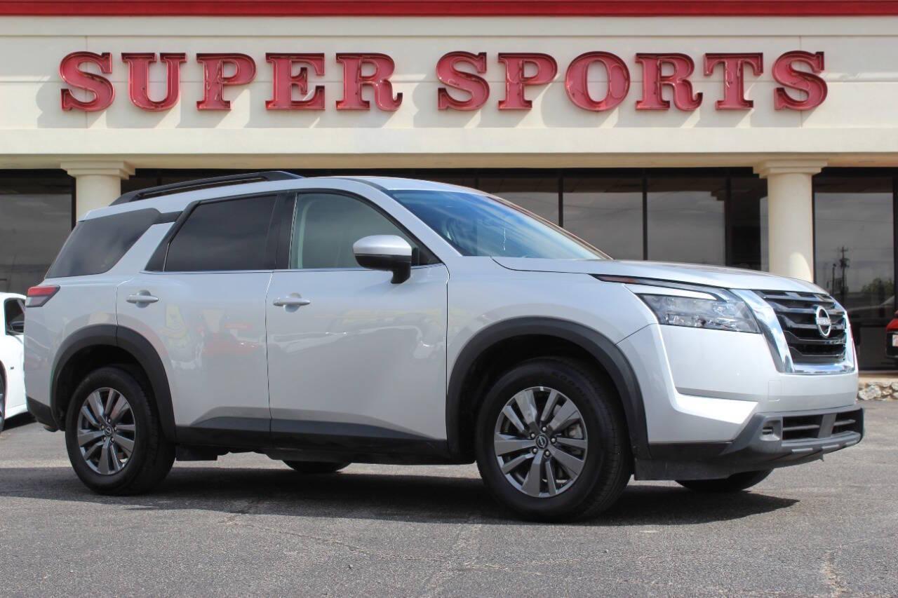 2025 Silver Nissan Pathfinder SV (5N1DR3BA3SC) with an 3.5L V6 284hp 259ft. lbs. 3.5L V6 engine, Automatic 9-Speed transmission, located at 4301 NW 39th , Oklahoma City, OK, 73112, (405) 949-5600, 35.512135, -97.598671 - NO DRIVERS LICENCE -NO FULL COVERAGE INSURANCE - NO CREDIT CHECK. COME ON OVER TO SUPERSPORTS, TAKE A LOOK AND TEST DRIVE. PLEASE GIVE US A CALL AT (405) 949-5600. NO LICENCIA DE CONDUCIR - NO SEGURO DE COBERTURA TOTAL - NO VERIFICACION DE CREDITO. VISITENOS EN SUPERSPORTS, MIRE NUESTRO - Photo#0
