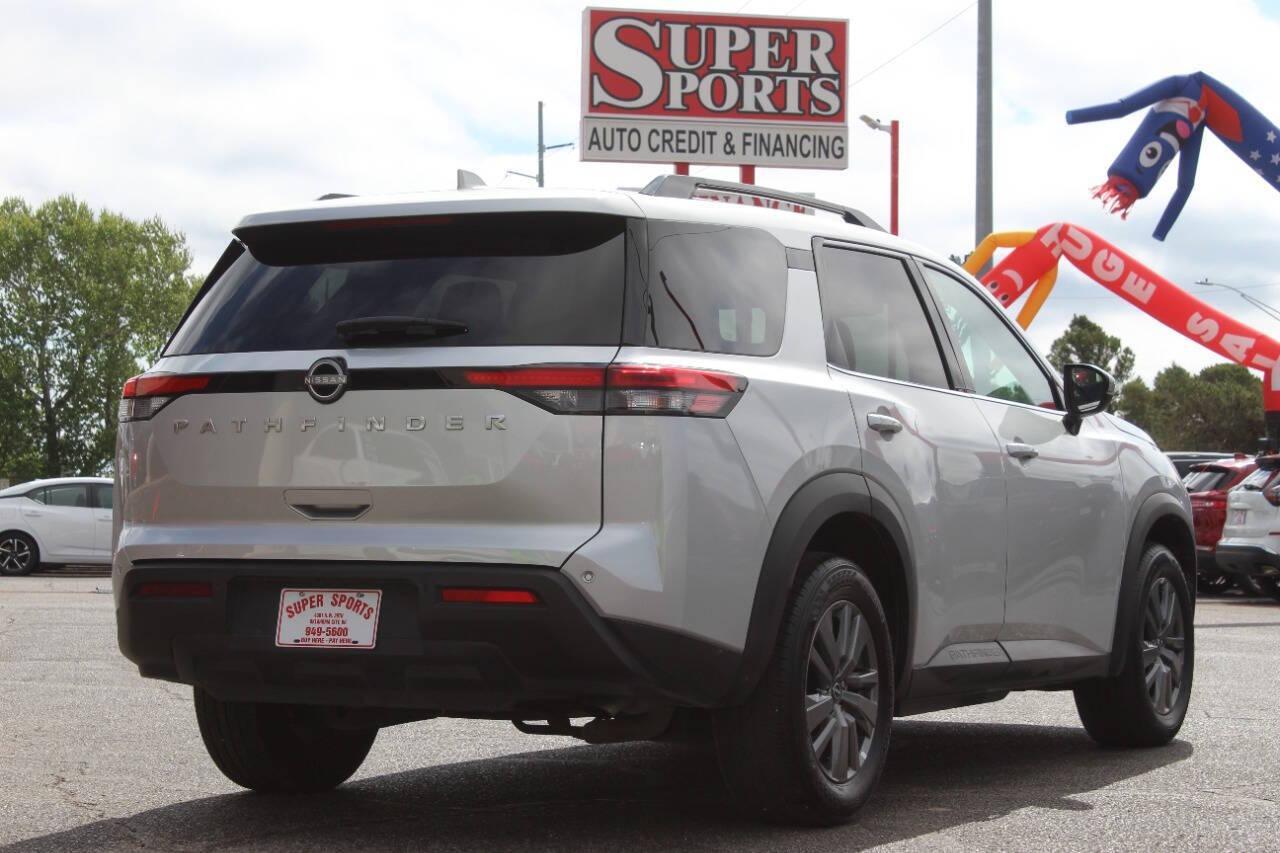 2025 Silver Nissan Pathfinder SV (5N1DR3BA3SC) with an 3.5L V6 284hp 259ft. lbs. 3.5L V6 engine, Automatic 9-Speed transmission, located at 4301 NW 39th , Oklahoma City, OK, 73112, (405) 949-5600, 35.512135, -97.598671 - NO DRIVERS LICENCE -NO FULL COVERAGE INSURANCE - NO CREDIT CHECK. COME ON OVER TO SUPERSPORTS, TAKE A LOOK AND TEST DRIVE. PLEASE GIVE US A CALL AT (405) 949-5600. NO LICENCIA DE CONDUCIR - NO SEGURO DE COBERTURA TOTAL - NO VERIFICACION DE CREDITO. VISITENOS EN SUPERSPORTS, MIRE NUESTRO - Photo#3