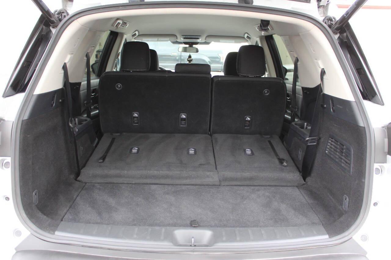 2025 Silver Nissan Pathfinder SV (5N1DR3BA3SC) with an 3.5L V6 284hp 259ft. lbs. 3.5L V6 engine, Automatic 9-Speed transmission, located at 4301 NW 39th , Oklahoma City, OK, 73112, (405) 949-5600, 35.512135, -97.598671 - NO DRIVERS LICENCE -NO FULL COVERAGE INSURANCE - NO CREDIT CHECK. COME ON OVER TO SUPERSPORTS, TAKE A LOOK AND TEST DRIVE. PLEASE GIVE US A CALL AT (405) 949-5600. NO LICENCIA DE CONDUCIR - NO SEGURO DE COBERTURA TOTAL - NO VERIFICACION DE CREDITO. VISITENOS EN SUPERSPORTS, MIRE NUESTRO - Photo#13