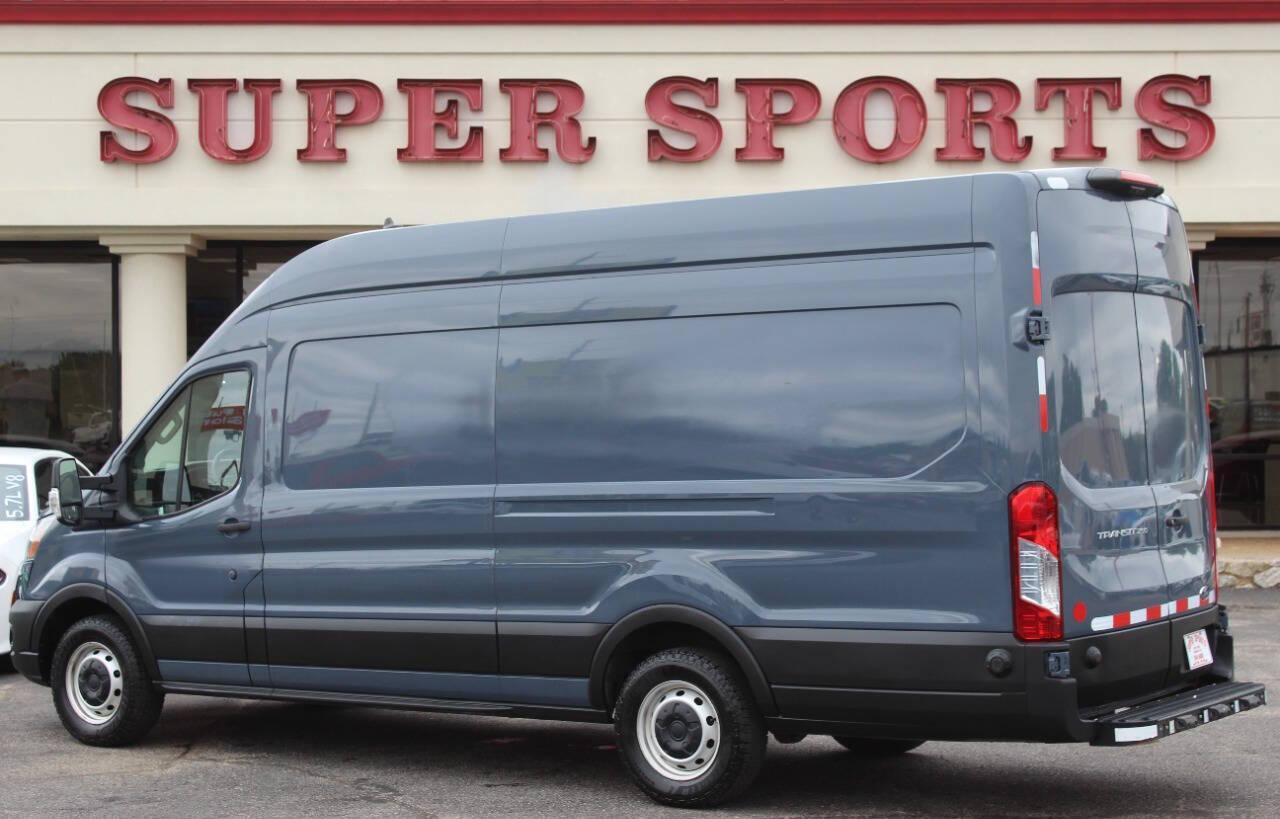 2021 Gray Ford Transit 250 Van High Roof w/Sliding Pass. 148-in. WB EL (1FTBR3X89MK) with an 3.5L Flex Fuel V6 275hp 262ft. lbs. 3.5L V6 engine, Automatic 10-Speed transmission, located at 4301 NW 39th , Oklahoma City, OK, 73112, (405) 949-5600, 35.512135, -97.598671 - NO DRIVERS LICENCE -NO FULL COVERAGE INSURANCE - NO CREDIT CHECK. COME ON OVER TO SUPERSPORTS, TAKE A LOOK AND TEST DRIVE. PLEASE GIVE US A CALL AT (405) 949-5600. NO LICENCIA DE CONDUCIR - NO SEGURO DE COBERTURA TOTAL - NO VERIFICACION DE CREDITO. VISITENOS EN SUPERSPORTS, - Photo#4