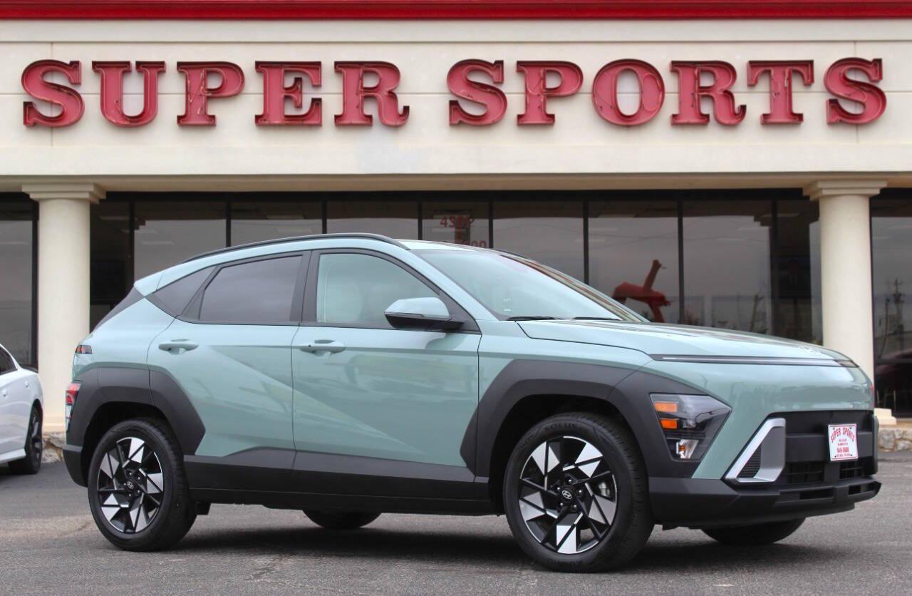 2025 Teal Hyundai Kona SEL (KM8HB3AB6SU) with an Nu 2.0L I4 147hp 132ft. lbs. 2.0L I4 engine, CVT transmission, located at 4301 NW 39th , Oklahoma City, OK, 73112, (405) 949-5600, 35.512135, -97.598671 - NO DRIVERS LICENCE -NO FULL COVERAGE INSURANCE - NO CREDIT CHECK. COME ON OVER TO SUPERSPORTS, TAKE A LOOK AND TEST DRIVE. PLEASE GIVE US A CALL AT (405) 949-5600. NO LICENCIA DE CONDUCIR - NO SEGURO DE COBERTURA TOTAL - NO VERIFICACION DE CREDITO. VISITENOS EN SUPERSPORTS, MIRE NUESTRO - Photo#0