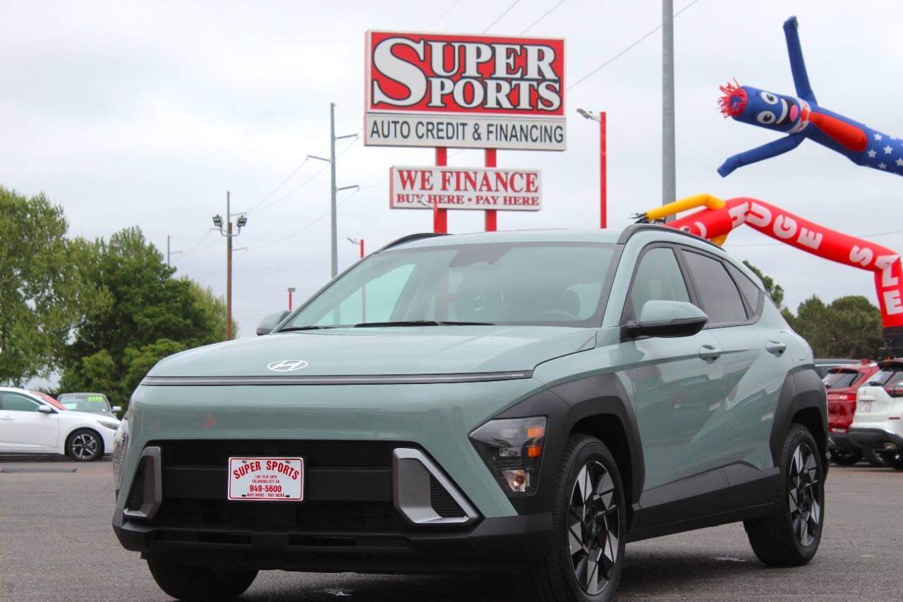 2025 Teal Hyundai Kona SEL (KM8HB3AB6SU) with an Nu 2.0L I4 147hp 132ft. lbs. 2.0L I4 engine, CVT transmission, located at 4301 NW 39th , Oklahoma City, OK, 73112, (405) 949-5600, 35.512135, -97.598671 - NO DRIVERS LICENCE -NO FULL COVERAGE INSURANCE - NO CREDIT CHECK. COME ON OVER TO SUPERSPORTS, TAKE A LOOK AND TEST DRIVE. PLEASE GIVE US A CALL AT (405) 949-5600. NO LICENCIA DE CONDUCIR - NO SEGURO DE COBERTURA TOTAL - NO VERIFICACION DE CREDITO. VISITENOS EN SUPERSPORTS, MIRE NUESTRO - Photo#6