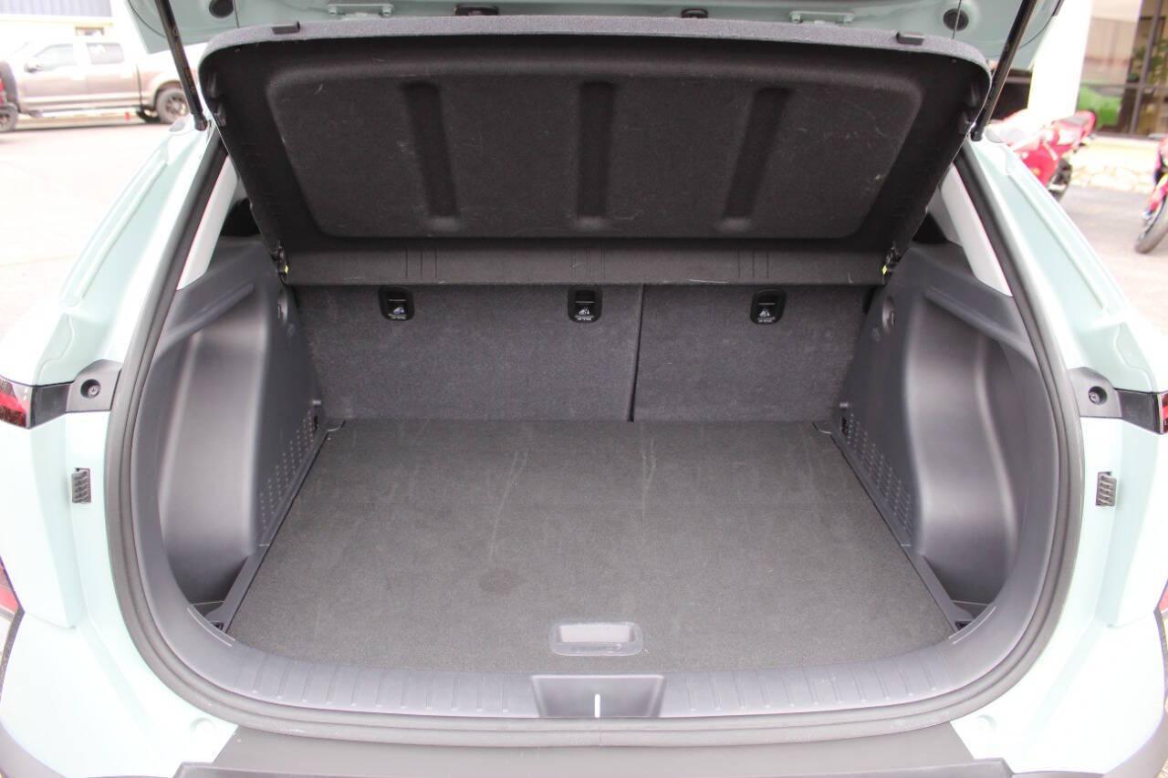 2025 Teal Hyundai Kona SEL (KM8HB3AB6SU) with an Nu 2.0L I4 147hp 132ft. lbs. 2.0L I4 engine, CVT transmission, located at 4301 NW 39th , Oklahoma City, OK, 73112, (405) 949-5600, 35.512135, -97.598671 - NO DRIVERS LICENCE -NO FULL COVERAGE INSURANCE - NO CREDIT CHECK. COME ON OVER TO SUPERSPORTS, TAKE A LOOK AND TEST DRIVE. PLEASE GIVE US A CALL AT (405) 949-5600. NO LICENCIA DE CONDUCIR - NO SEGURO DE COBERTURA TOTAL - NO VERIFICACION DE CREDITO. VISITENOS EN SUPERSPORTS, MIRE NUESTRO - Photo#13