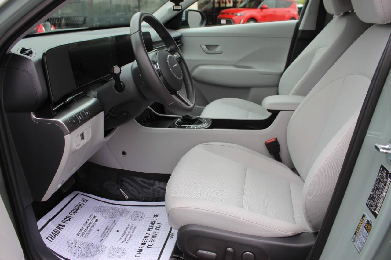 2025 Teal Hyundai Kona SEL (KM8HB3AB6SU) with an Nu 2.0L I4 147hp 132ft. lbs. 2.0L I4 engine, CVT transmission, located at 4301 NW 39th , Oklahoma City, OK, 73112, (405) 949-5600, 35.512135, -97.598671 - NO DRIVERS LICENCE -NO FULL COVERAGE INSURANCE - NO CREDIT CHECK. COME ON OVER TO SUPERSPORTS, TAKE A LOOK AND TEST DRIVE. PLEASE GIVE US A CALL AT (405) 949-5600. NO LICENCIA DE CONDUCIR - NO SEGURO DE COBERTURA TOTAL - NO VERIFICACION DE CREDITO. VISITENOS EN SUPERSPORTS, MIRE NUESTRO - Photo#17