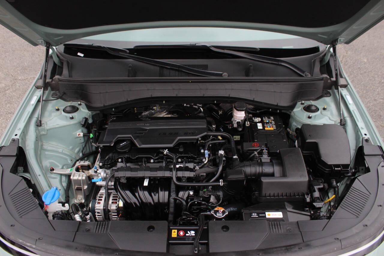 2025 Teal Hyundai Kona SEL (KM8HB3AB6SU) with an Nu 2.0L I4 147hp 132ft. lbs. 2.0L I4 engine, CVT transmission, located at 4301 NW 39th , Oklahoma City, OK, 73112, (405) 949-5600, 35.512135, -97.598671 - NO DRIVERS LICENCE -NO FULL COVERAGE INSURANCE - NO CREDIT CHECK. COME ON OVER TO SUPERSPORTS, TAKE A LOOK AND TEST DRIVE. PLEASE GIVE US A CALL AT (405) 949-5600. NO LICENCIA DE CONDUCIR - NO SEGURO DE COBERTURA TOTAL - NO VERIFICACION DE CREDITO. VISITENOS EN SUPERSPORTS, MIRE NUESTRO - Photo#18