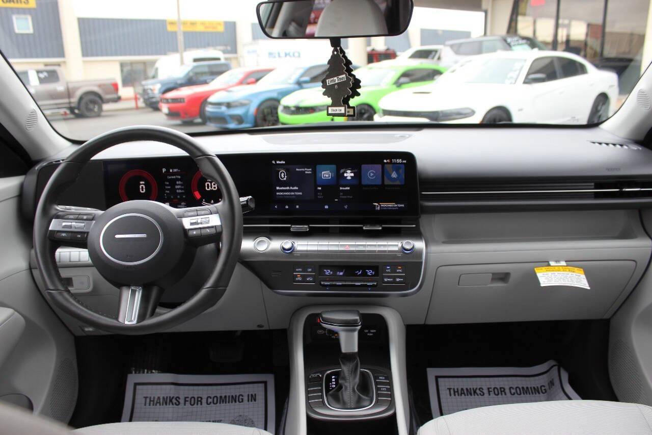 2025 Teal Hyundai Kona SEL (KM8HB3AB6SU) with an Nu 2.0L I4 147hp 132ft. lbs. 2.0L I4 engine, CVT transmission, located at 4301 NW 39th , Oklahoma City, OK, 73112, (405) 949-5600, 35.512135, -97.598671 - NO DRIVERS LICENCE -NO FULL COVERAGE INSURANCE - NO CREDIT CHECK. COME ON OVER TO SUPERSPORTS, TAKE A LOOK AND TEST DRIVE. PLEASE GIVE US A CALL AT (405) 949-5600. NO LICENCIA DE CONDUCIR - NO SEGURO DE COBERTURA TOTAL - NO VERIFICACION DE CREDITO. VISITENOS EN SUPERSPORTS, MIRE NUESTRO - Photo#19